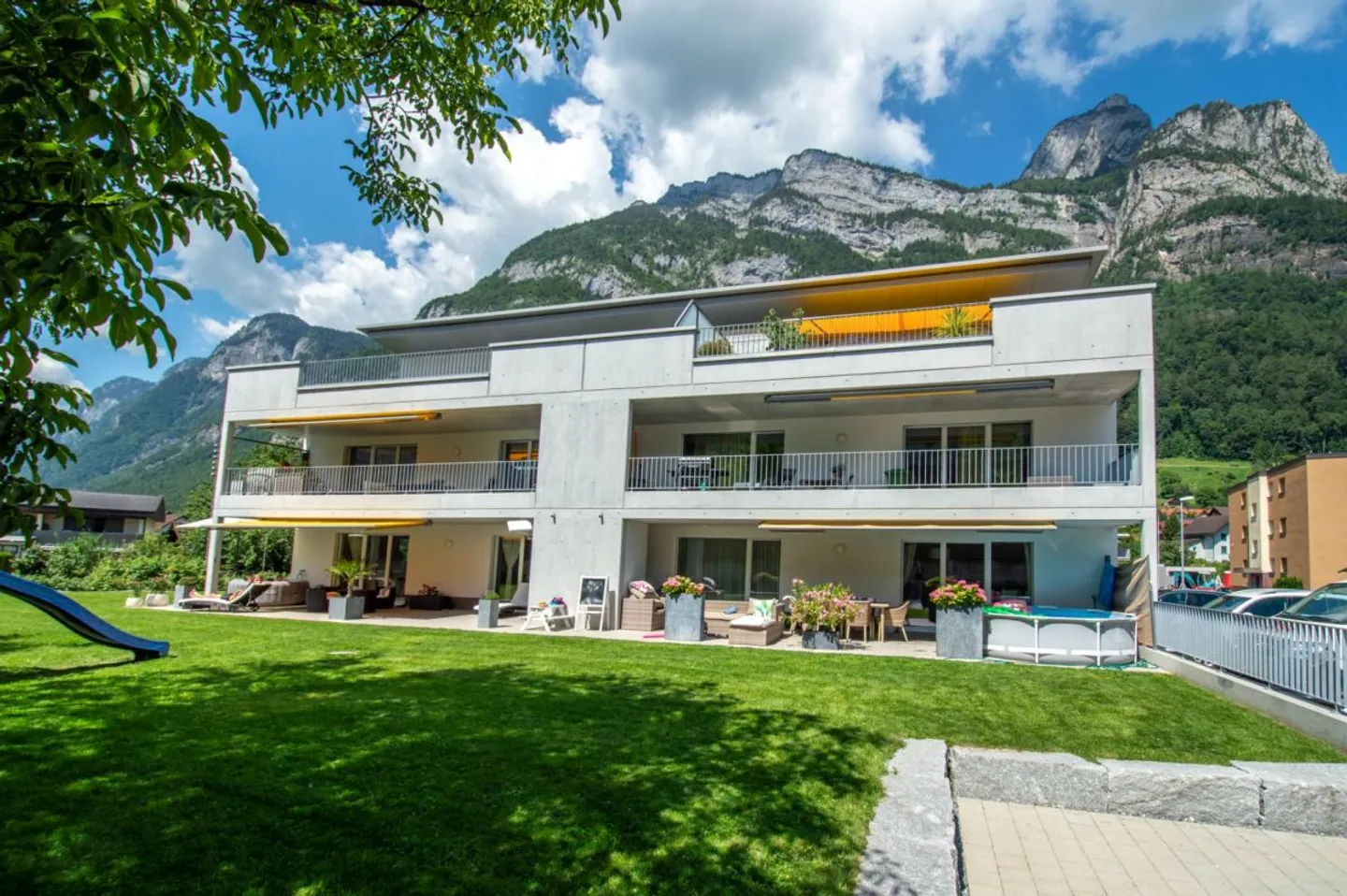 Spacious, modern apartment in a sunny location - Photo 1 of 13