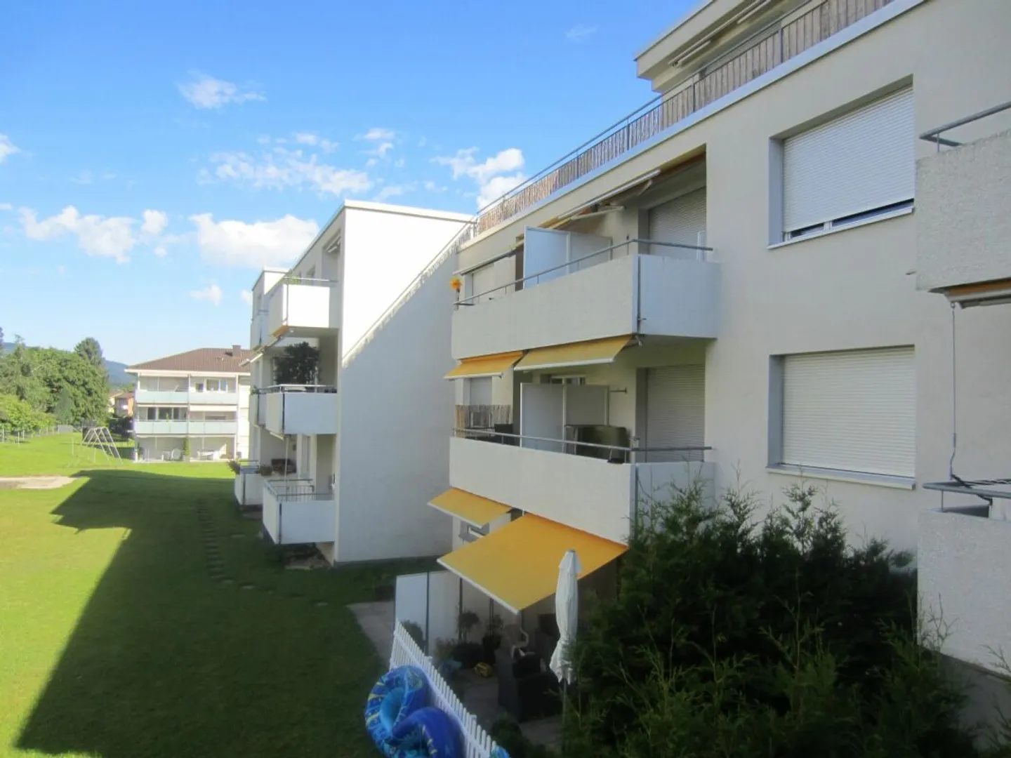 Appartement moderne avec balcon - Photo 1 sur 8