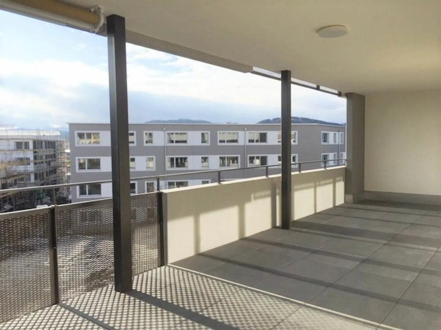 Modern Apartment in Sunny Location - Photo 6 of 6