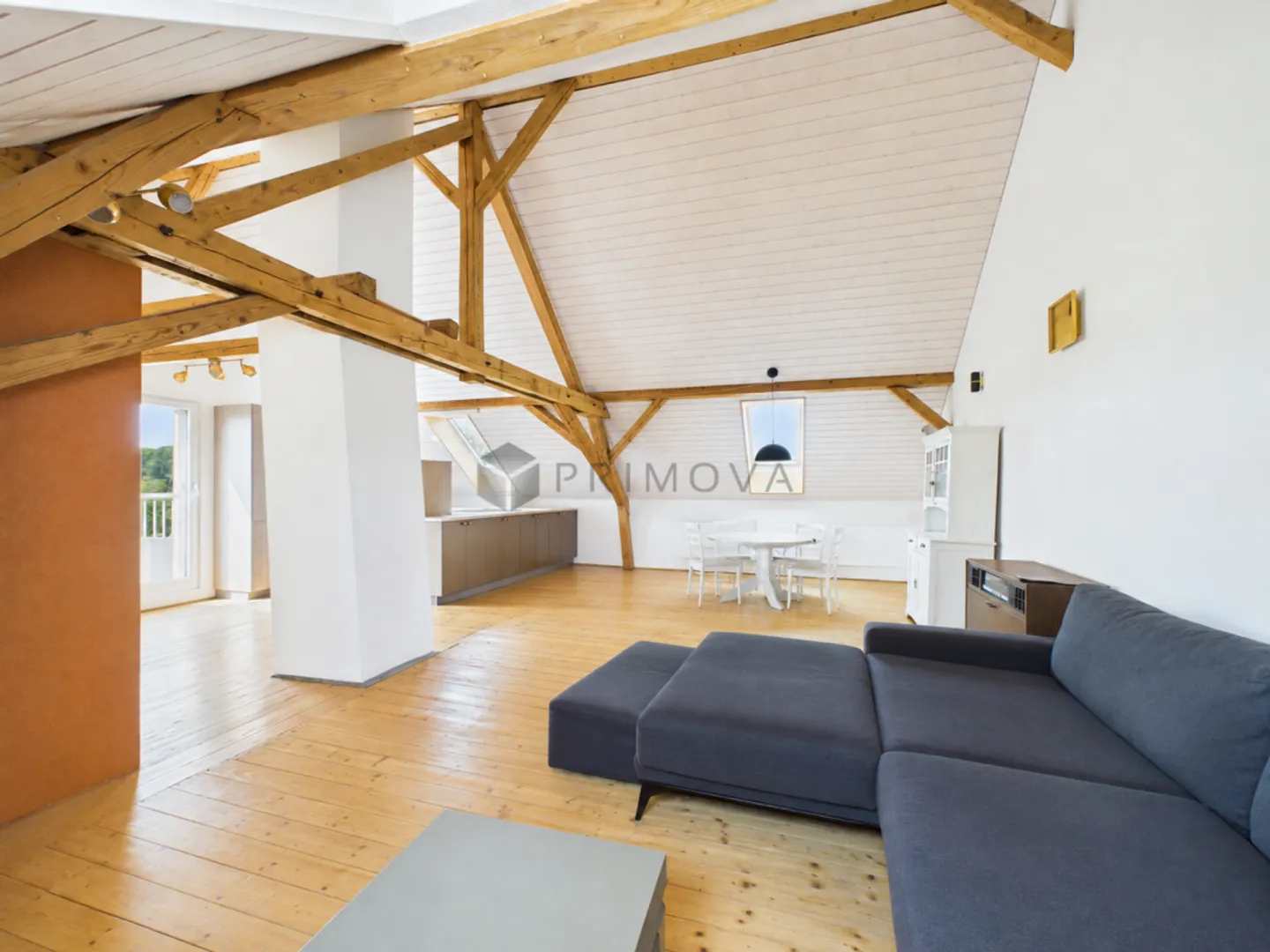 Modernisiertes Zweifamilienhaus mit Weitblick, Doppelgarage und viel Platz - Photo 2 of 13