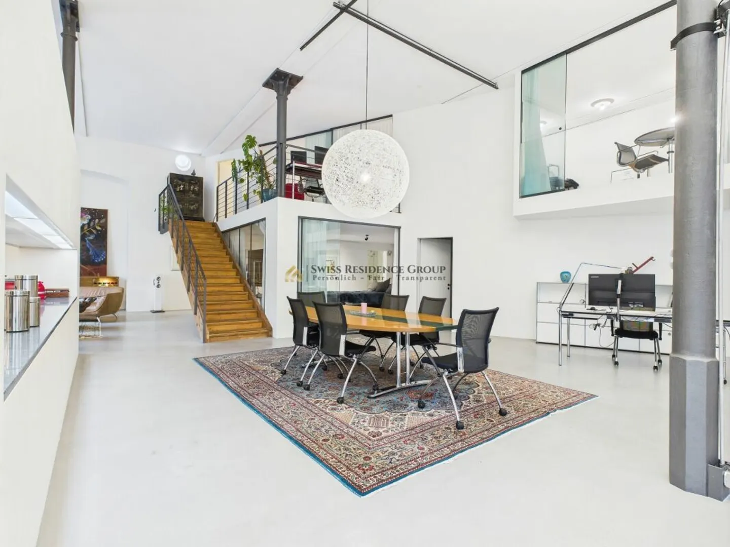Aussergewöhnliches Designloft mit historischem Charme und privatem Garten - Foto 1 von 13