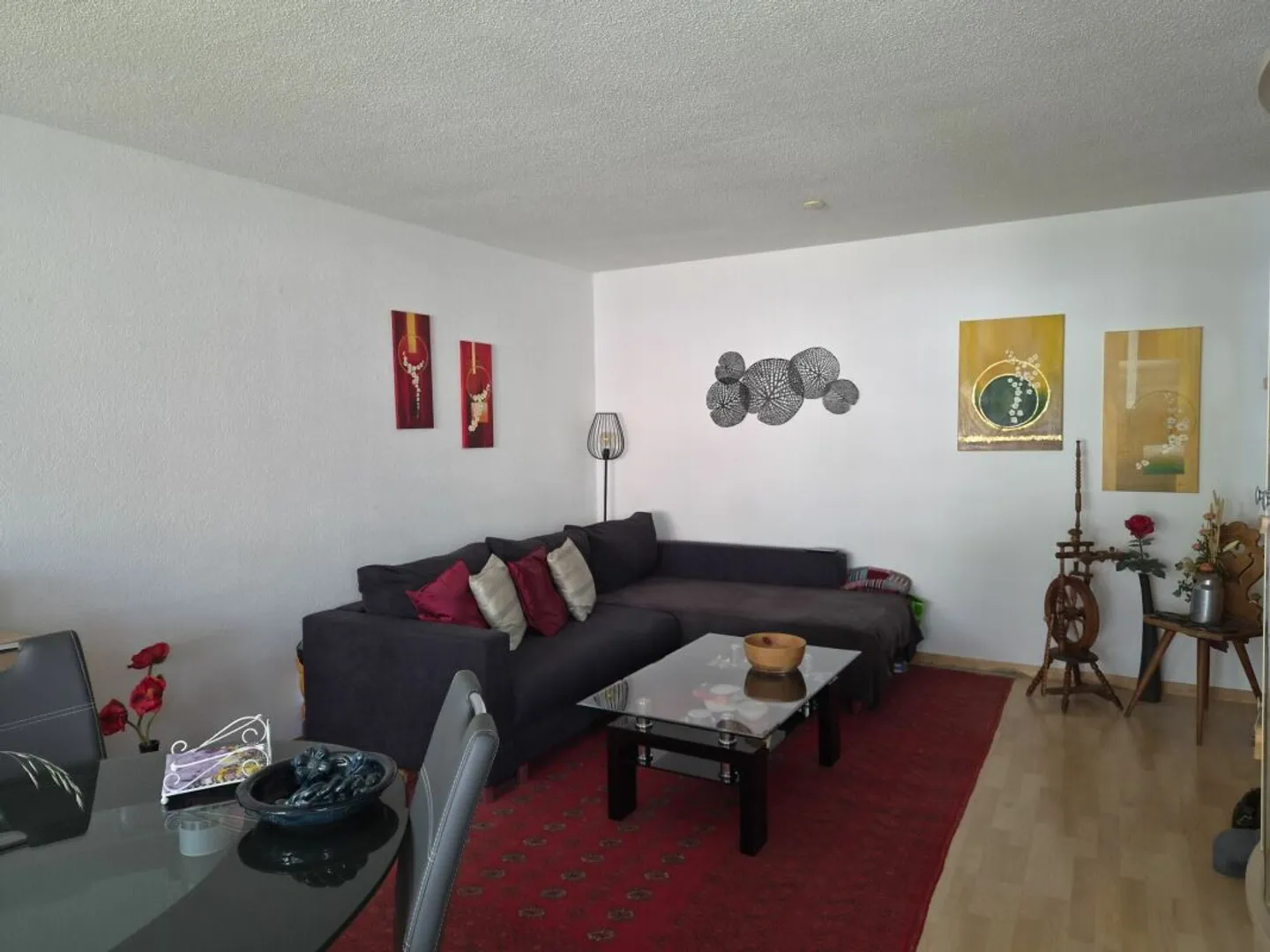 Sunny apartment in a central location - Photo 4 of 13