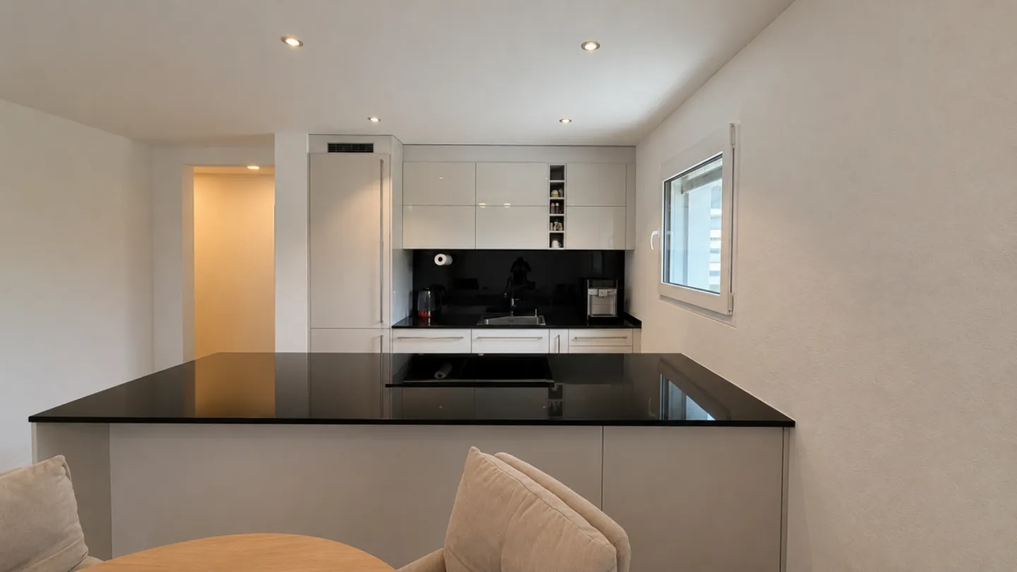 Bright 3.5 Room Apartment on the 1st Floor - Photo 7 of 9
