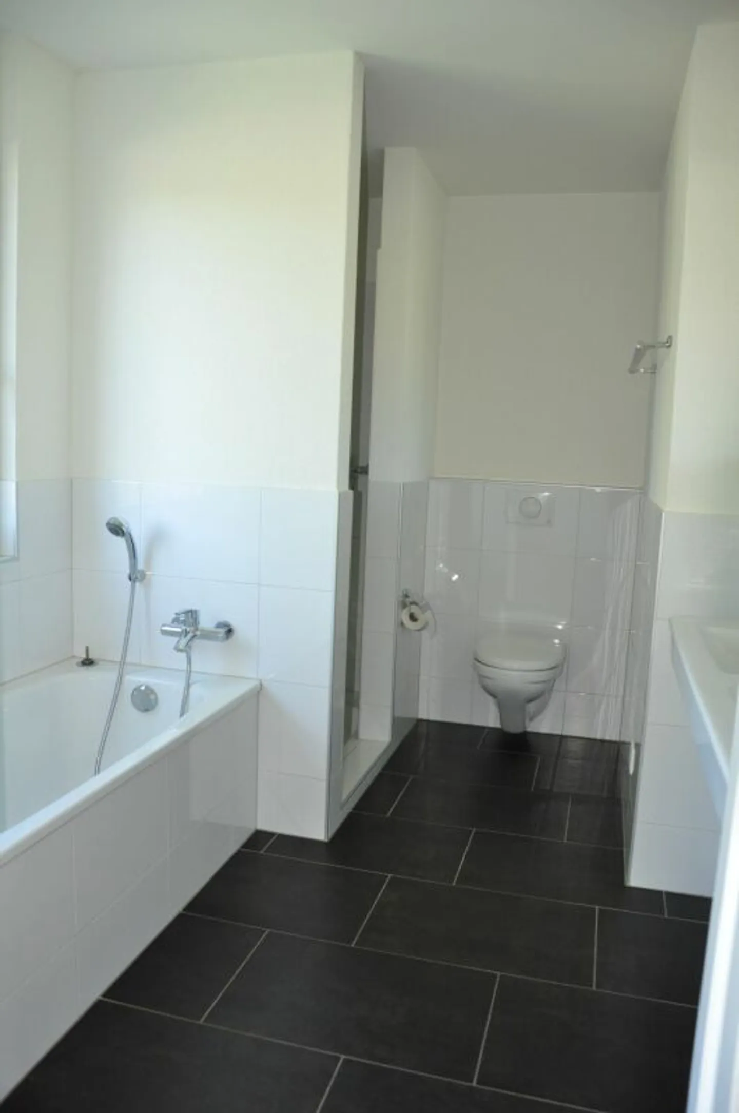 Bright and spacious 5.5-room garden apartment in a quiet, well-kept environment of Bäretswil - Your retreat with garden. - Photo 8 of 13