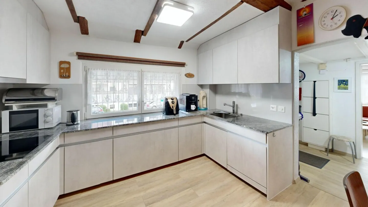 Charming House Section with Separate Studio and Large Garden - Photo 2 of 13