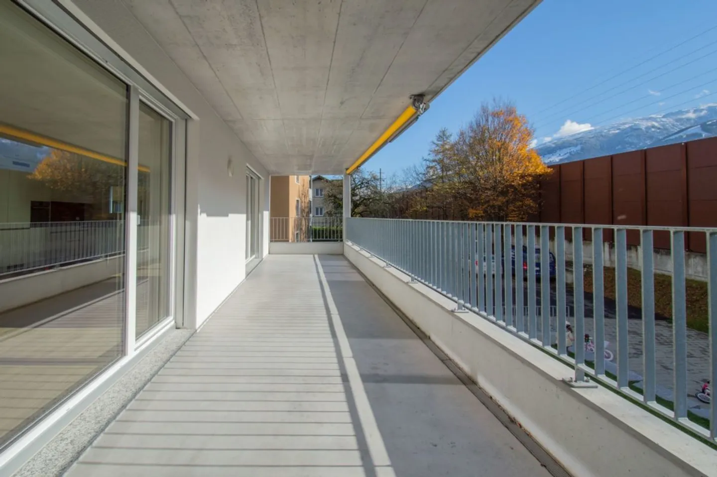 Spacious, modern apartment in a sunny location - Photo 6 of 13