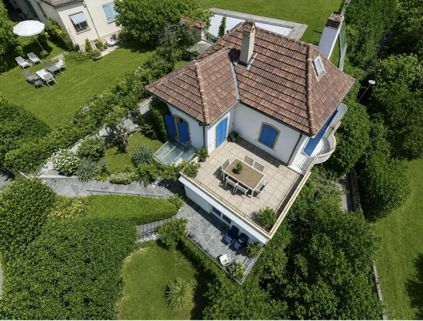 Wunderschöne individuelle Villa mit Panoramablick, 200 m vom See entfernt - Foto 2 von 13