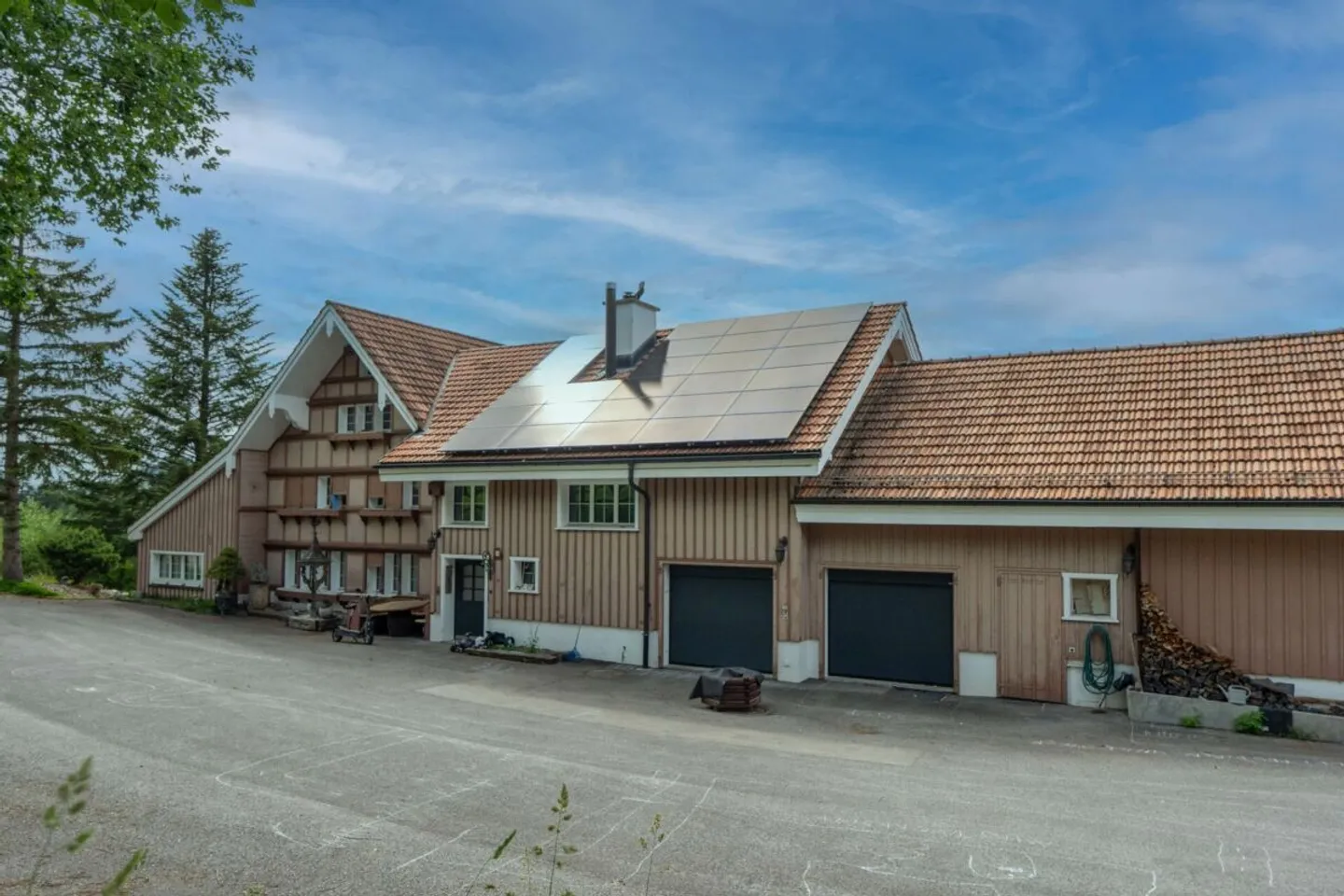 Very generous, renovated Appenzeller house with absolute privacy - Photo 1 of 10
