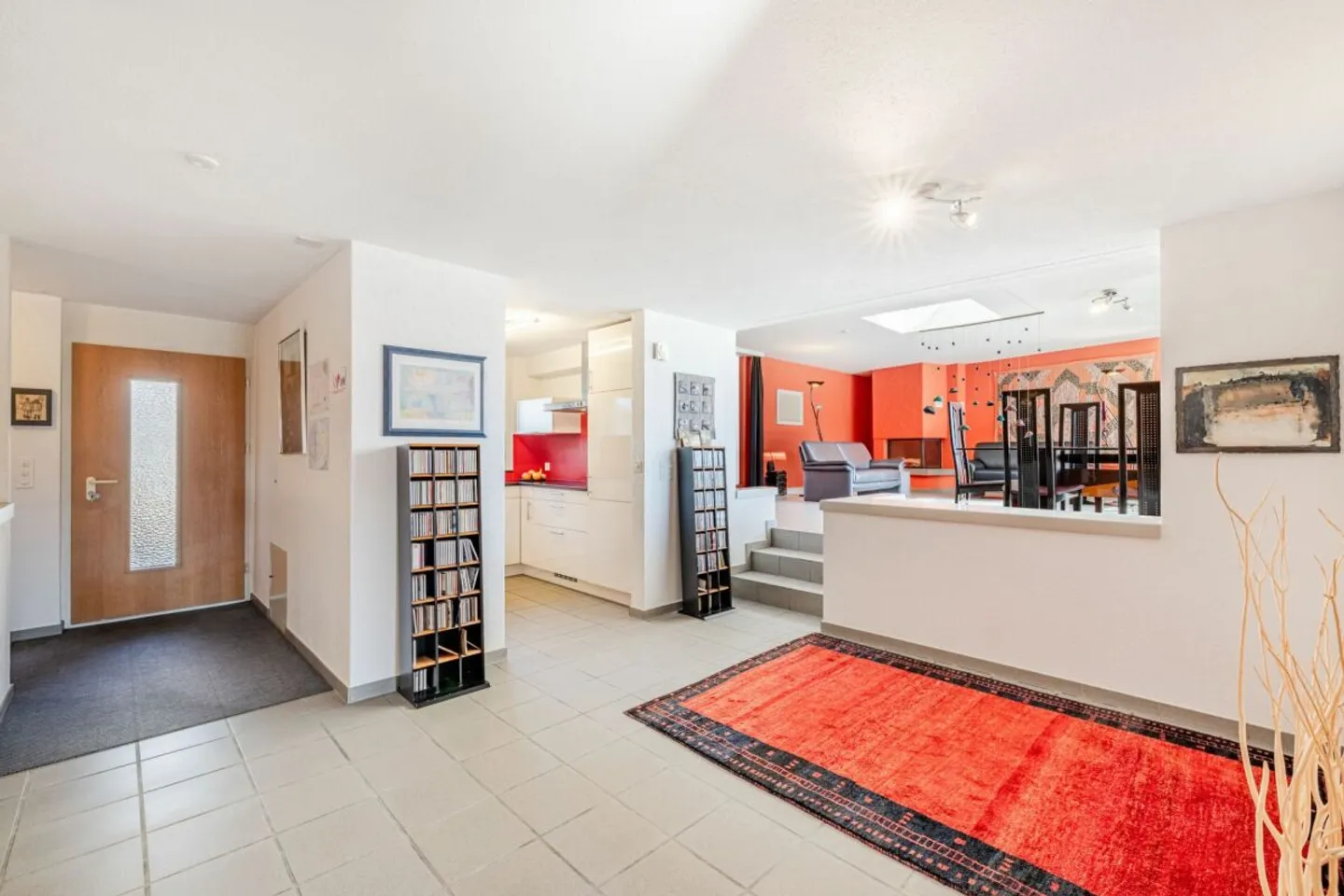 Vivre avec une vue - Maison de rangée de 7,5 pièces en bout de rangée directement adjacente à la zone agricole - Photo 4 sur 10