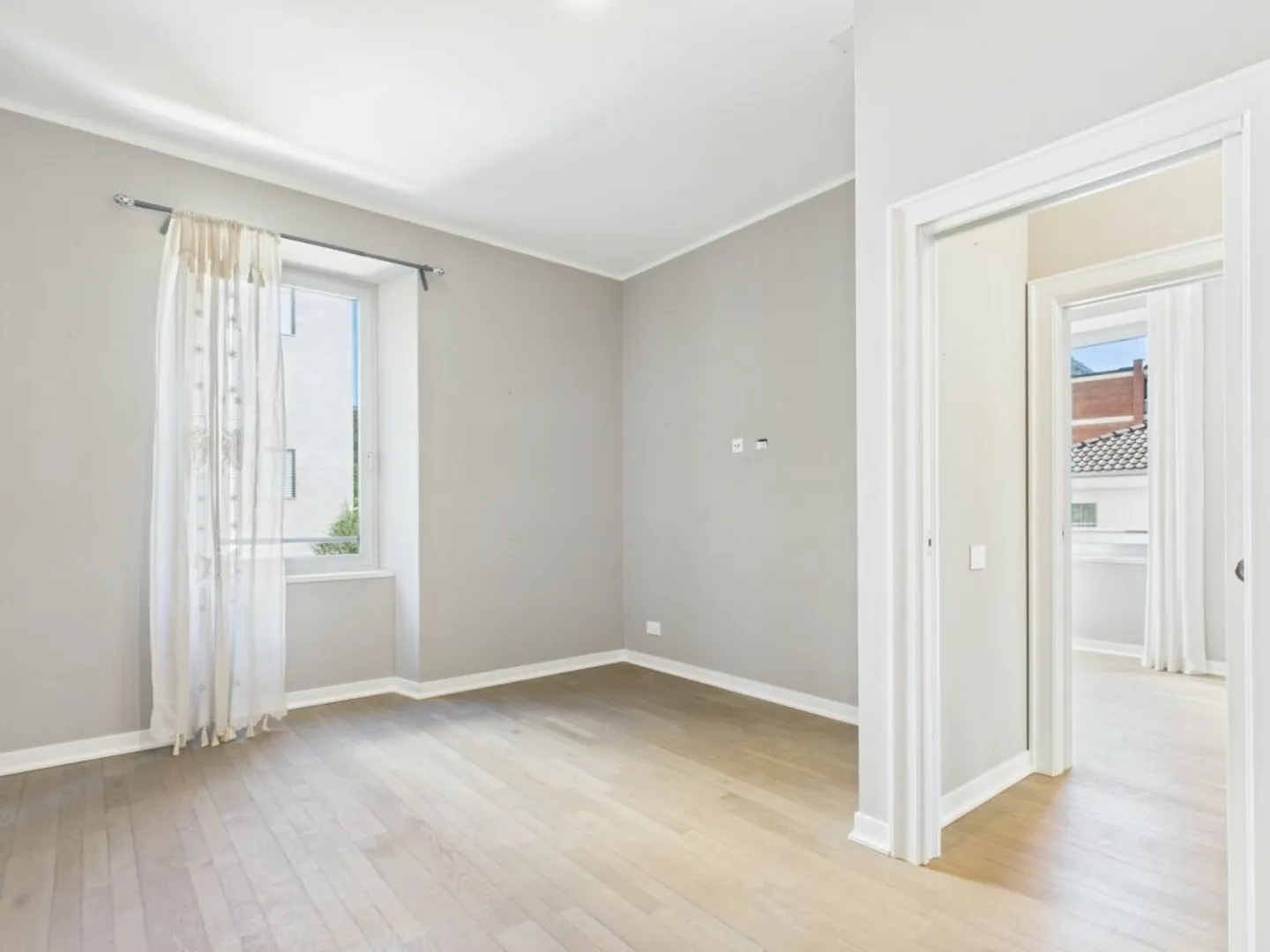 Nuovo Imperdibile Prezzo - Luminoso appartamento 4.5 locali signorile a pochi passi dal lago - Foto 8 von 13