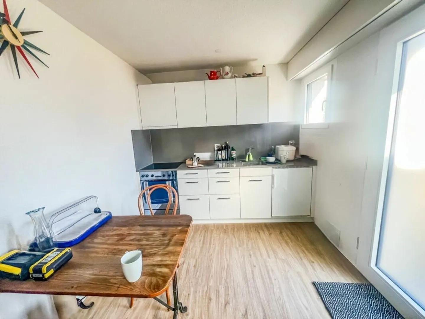 Monolocale di 1.5 locali con posto a sedere in giardino nell'idilliaco Kastanienbaum - Foto 2 di 7