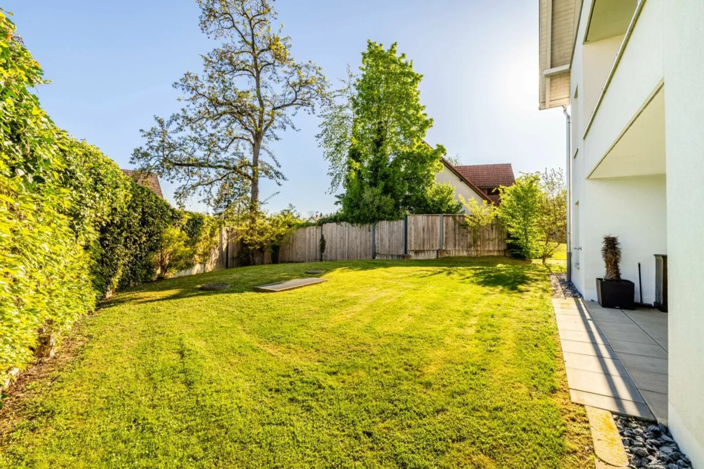 Seltene Gelegenheit: Erdgeschosswohnung in steuergünstiger Gemeinde mit grossem Gartenanteil - Photo 7 sur 7