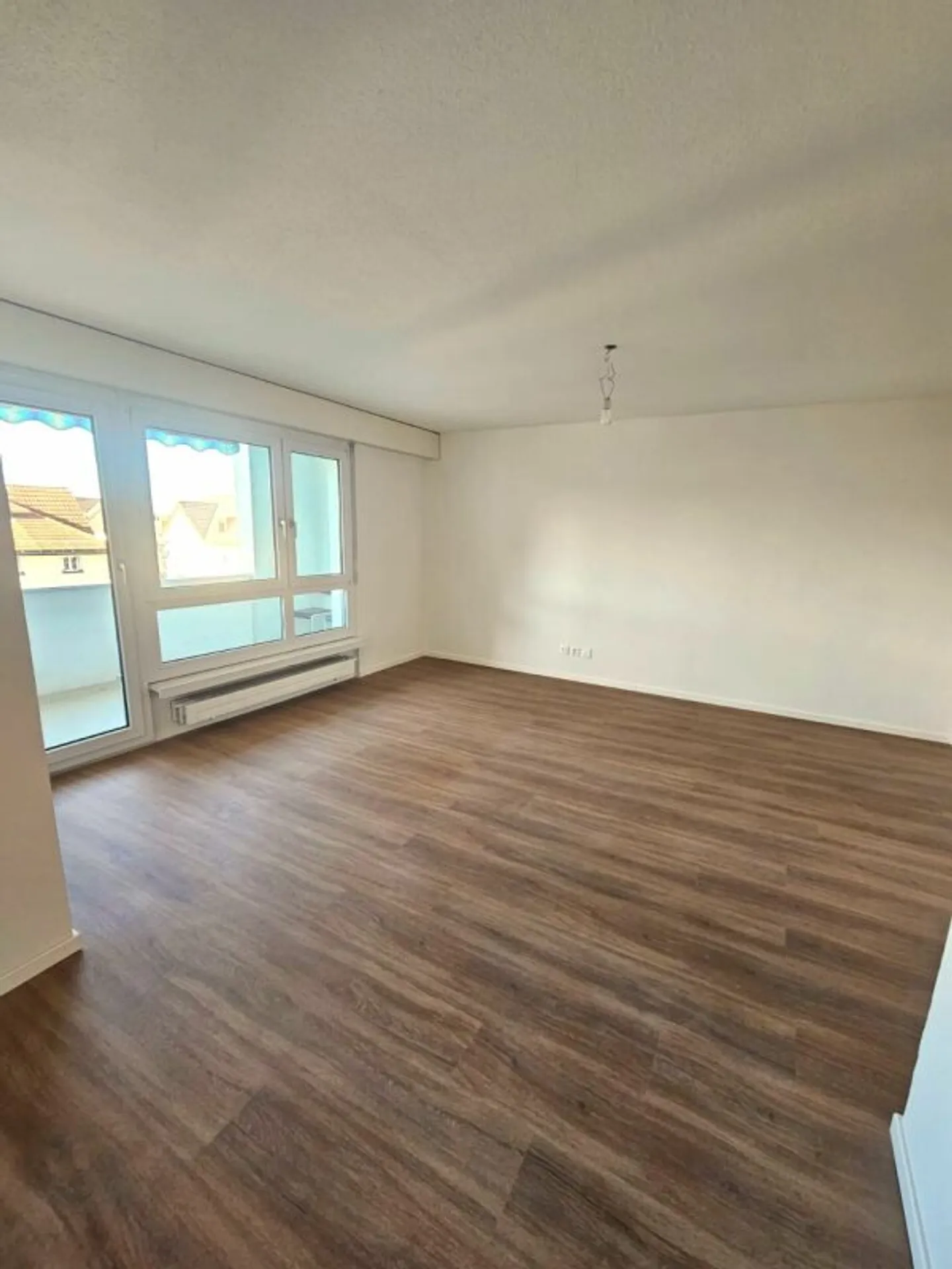 Bright 3-room apartment for rent in the center - Photo 2 of 6