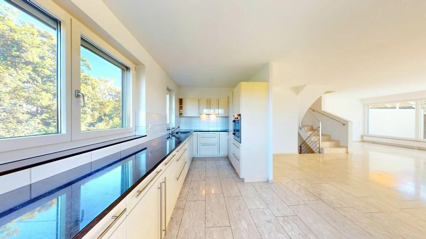 Votre nouveau bonheur familial, spacieuse maison d'angle de 5,5 pièces avec jardin privé ! - Photo 11 sur 13