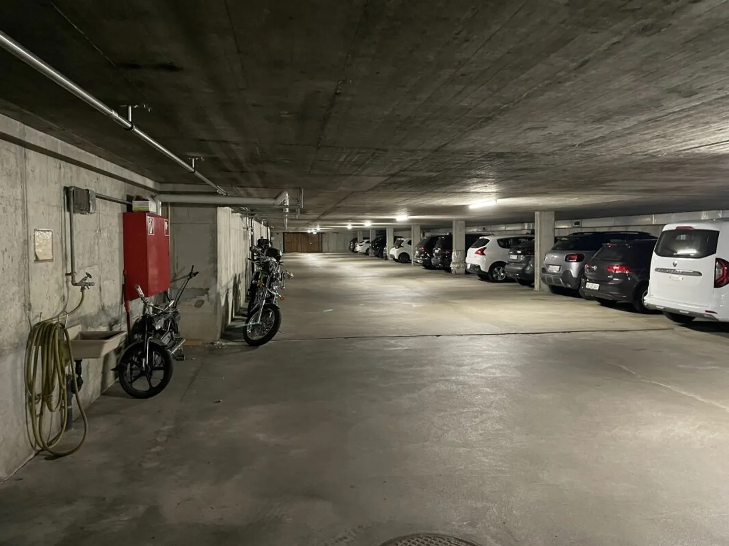 Posto auto in Jurastrasse 9 a Ittigen - Foto 3 di 4