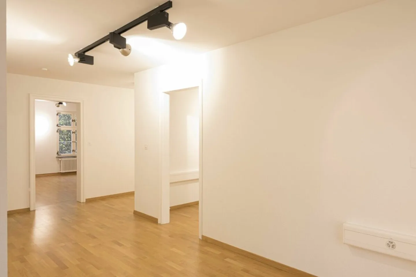 Stilvolle Bürofläche in historischem Gebäude - Foto 7 von 9