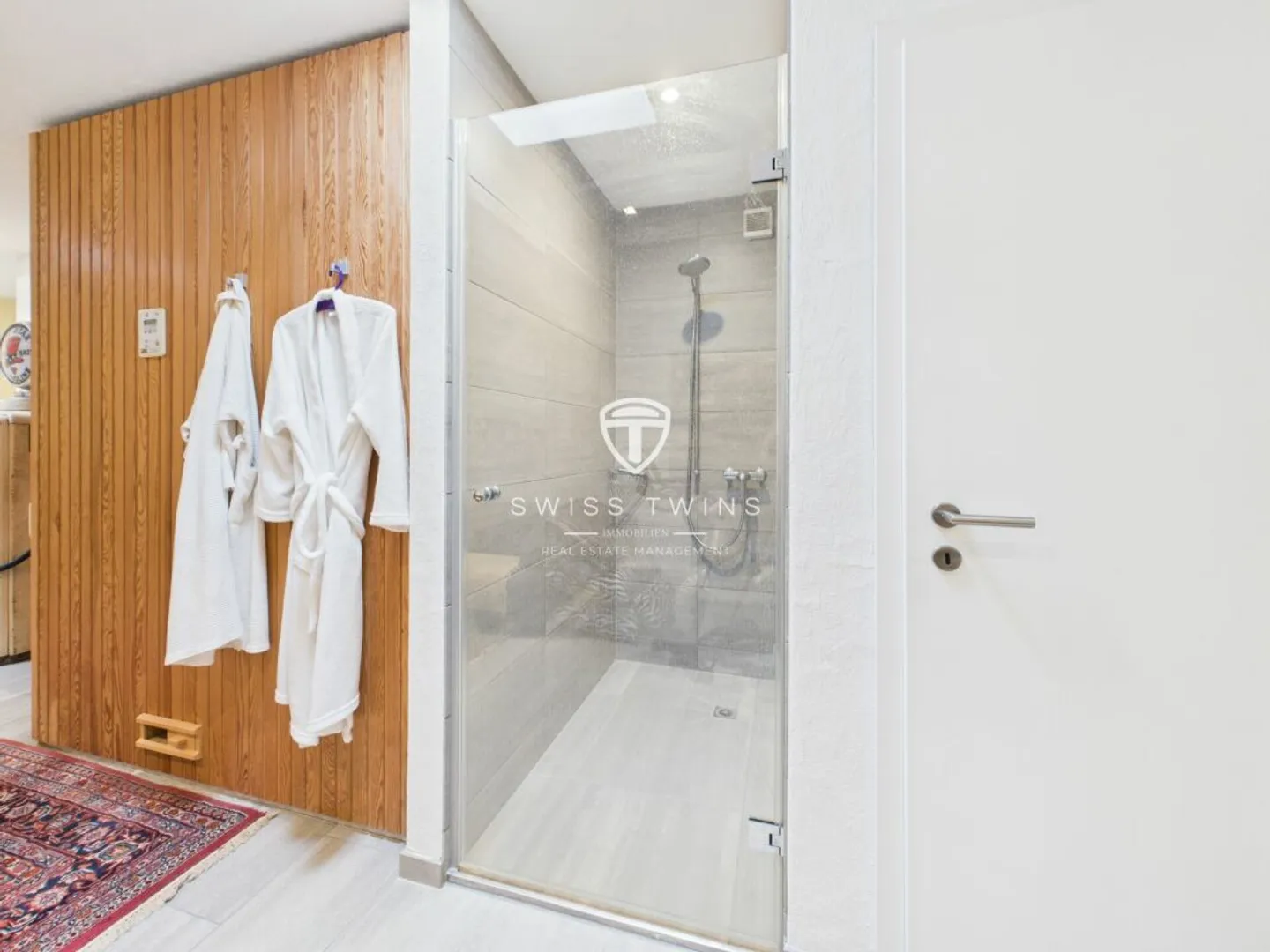 5½-room maisonette apartment with panoramic and mountain views - Photo 9 of 13