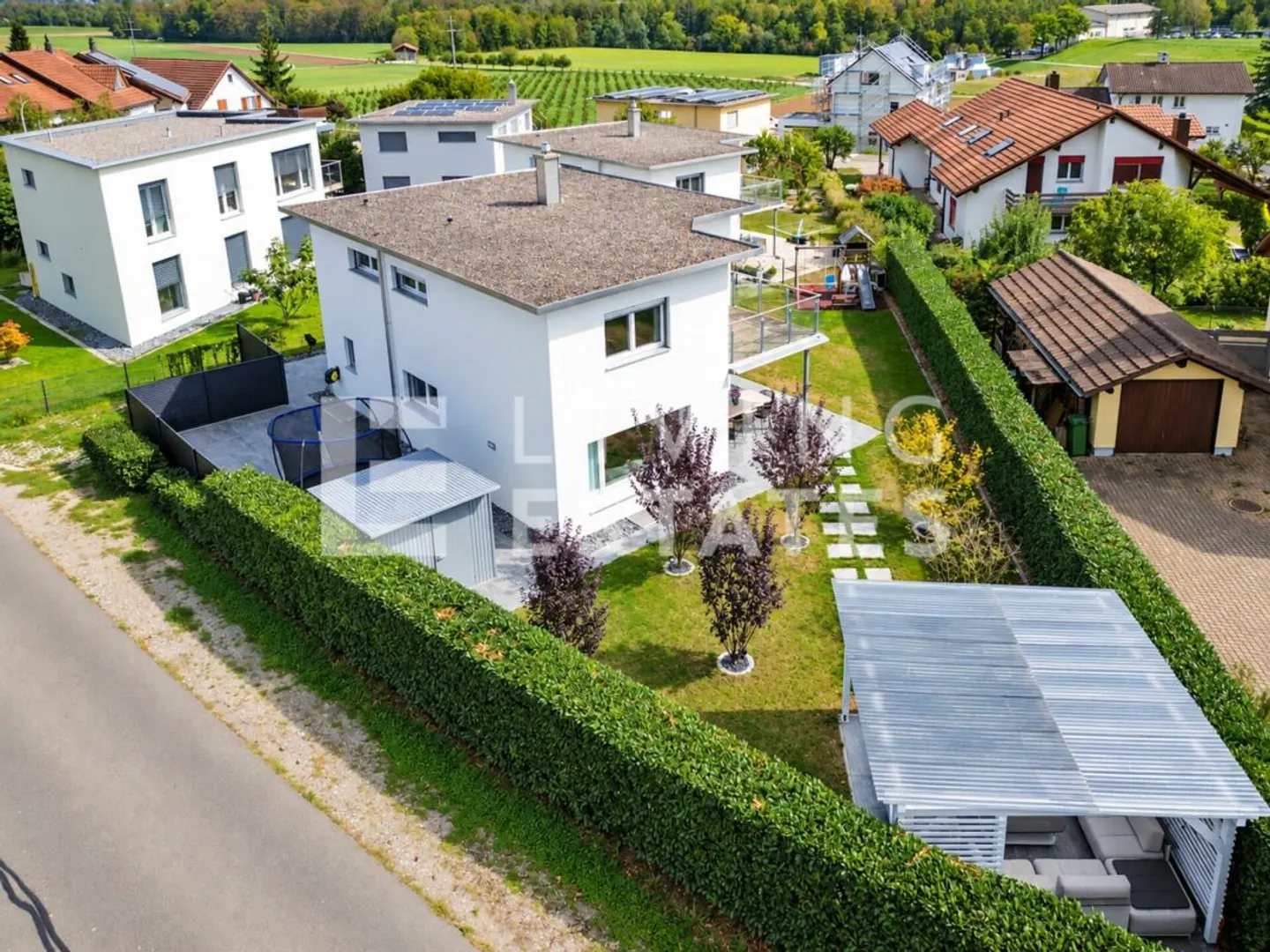 WOHNGLÜCK MIT STILVOLLEM AMBIENTE UND VIEL PLATZ - Foto 1 von 13