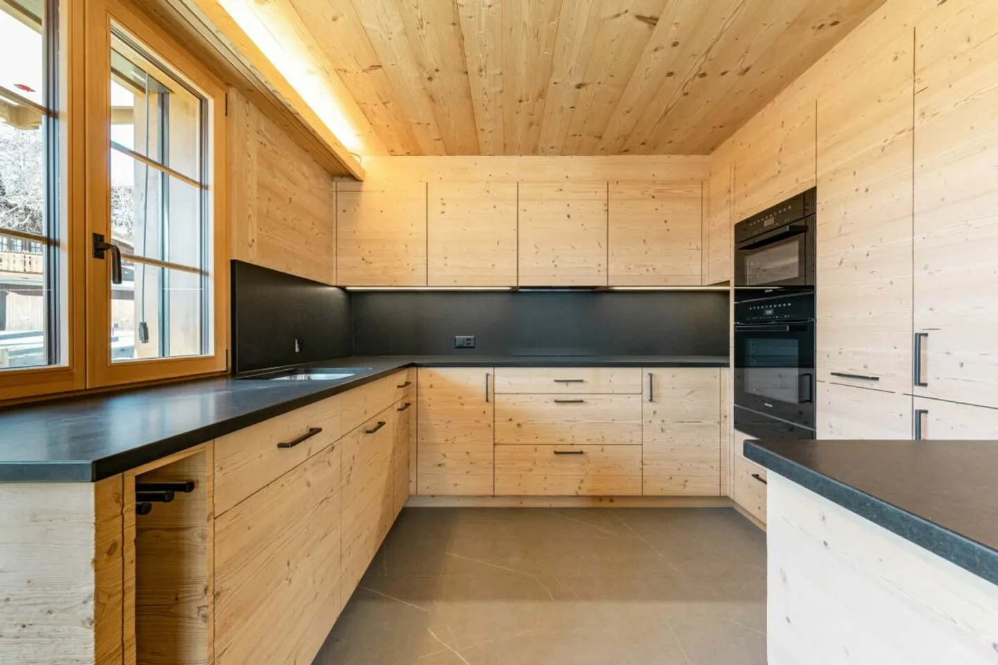 Neue 4.5-Zimmer-Ferienwohnung zwischen Saanen und Gstaad - Foto 6 von 13