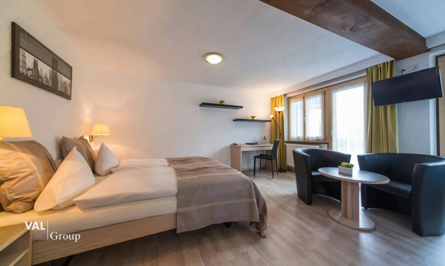 Hôtel supérieur incluant un projet de développement sur un terrain total de 6 000 m2 - Photo 7 sur 13