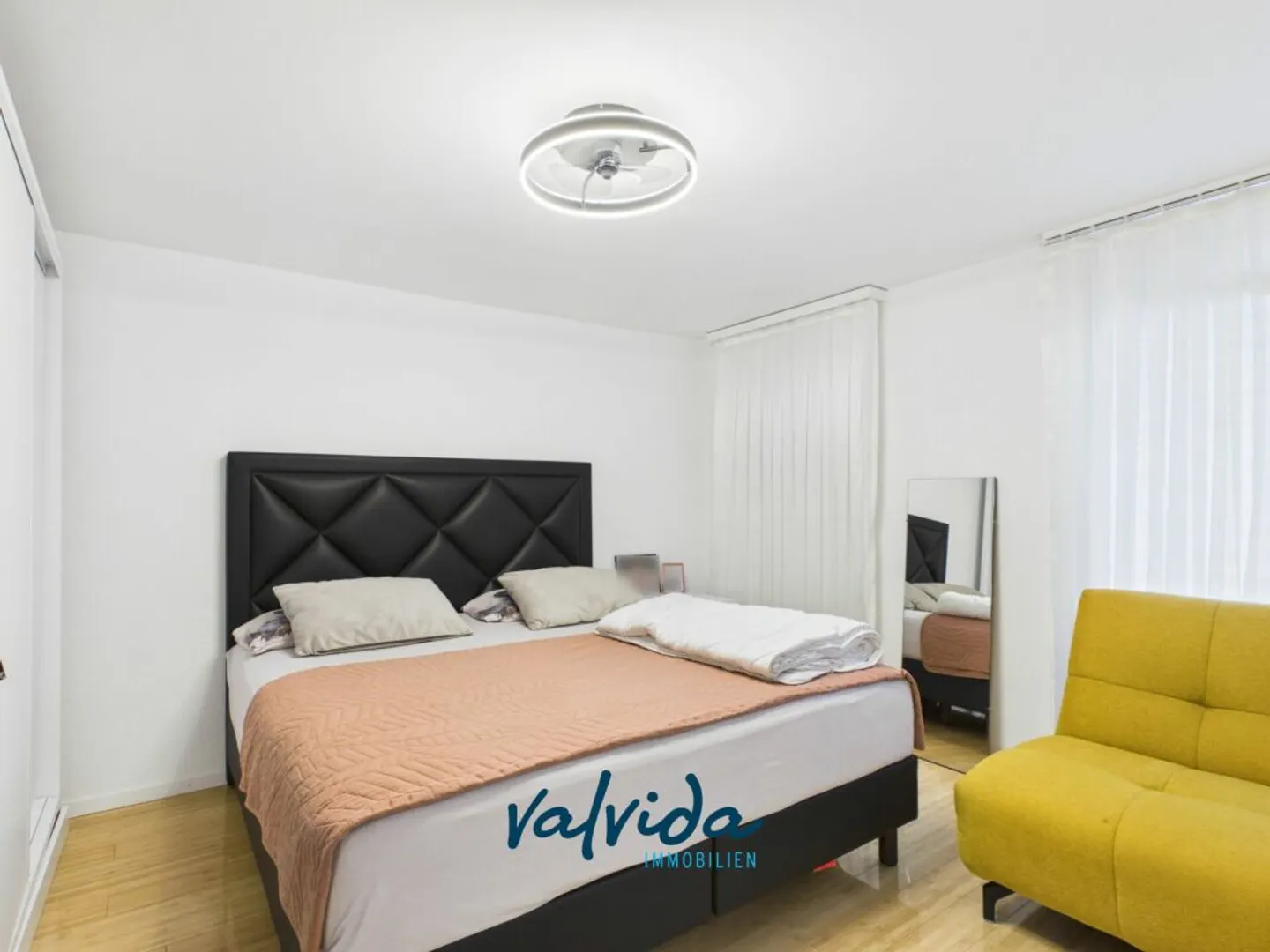 Stylish living in the heart of Visp - spacious 5.5-room apartment - Photo 10 of 13