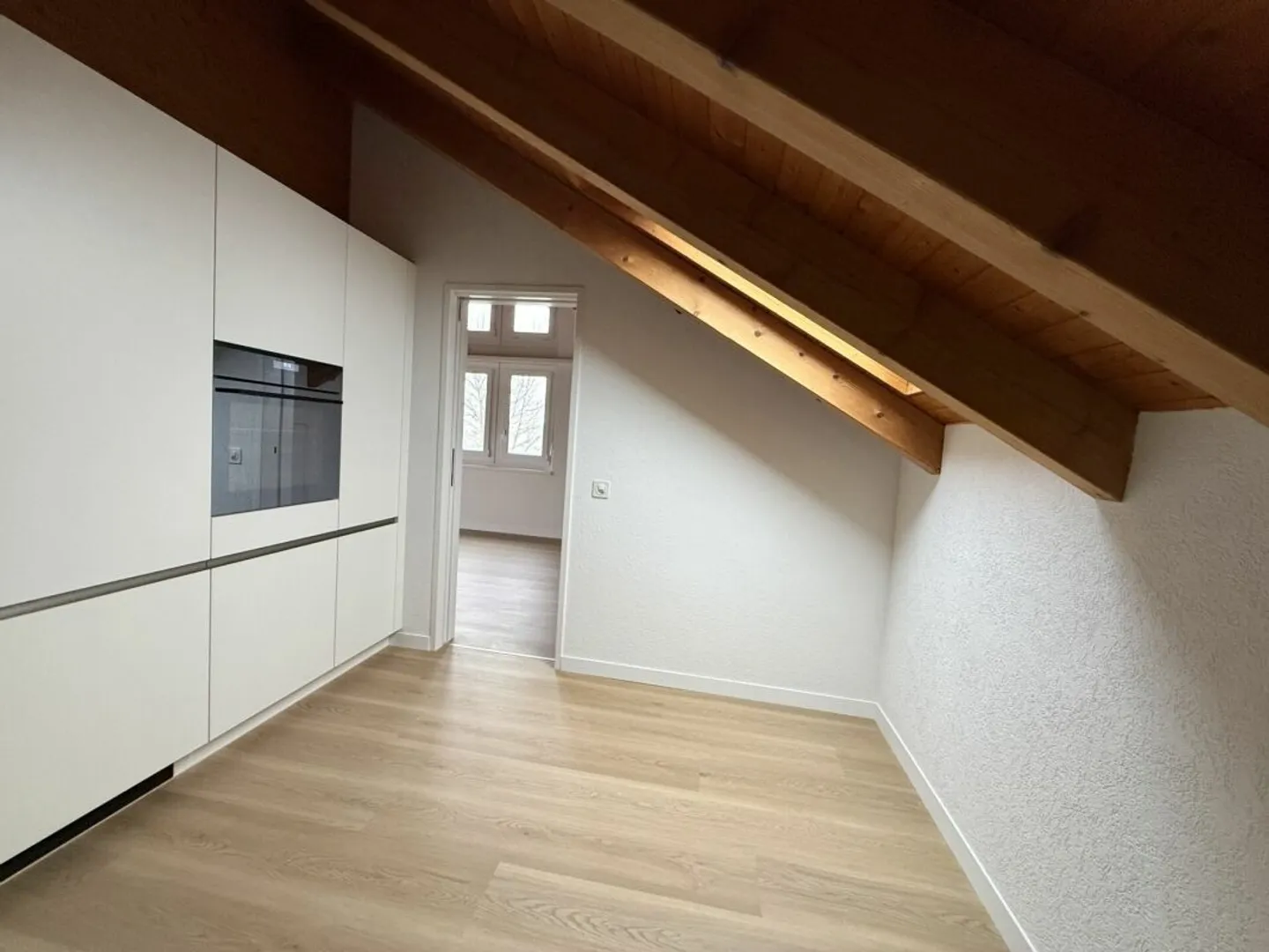Spacious and bright penthouse apartment with two sunny balconies - First occupancy after loving overall renovation - Photo 4 of 13