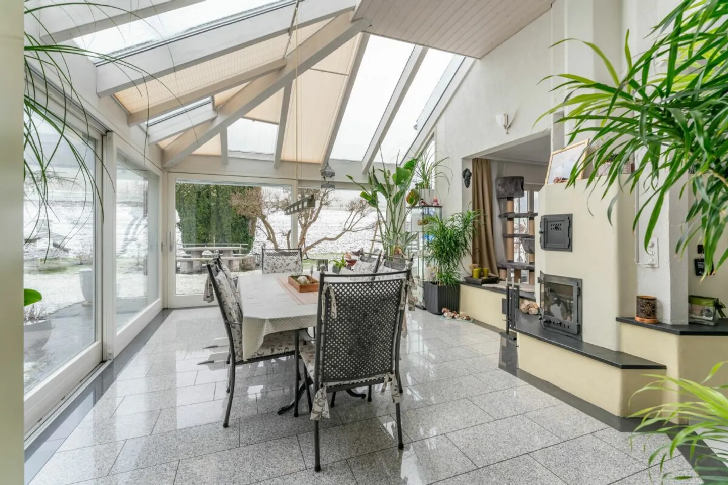 Geräumige 7- Zimmer Villa an der Landwirtschaftszone - Foto 5 di 13