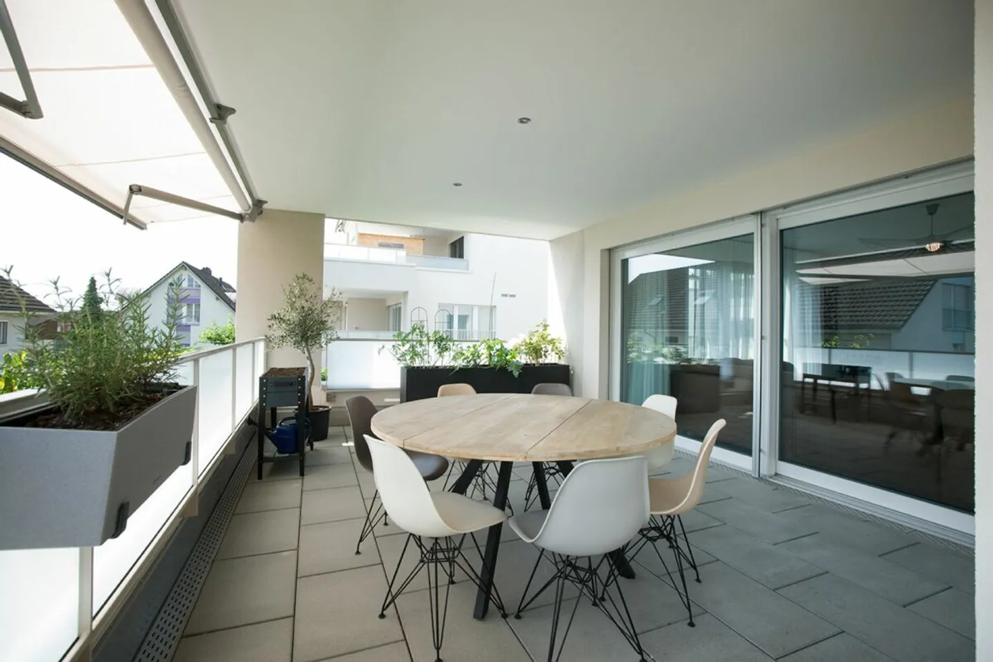 Vivere con stile e comfort: appartamento di 5,5 stanze con terrazza a Märstetten - Foto 10 di 12