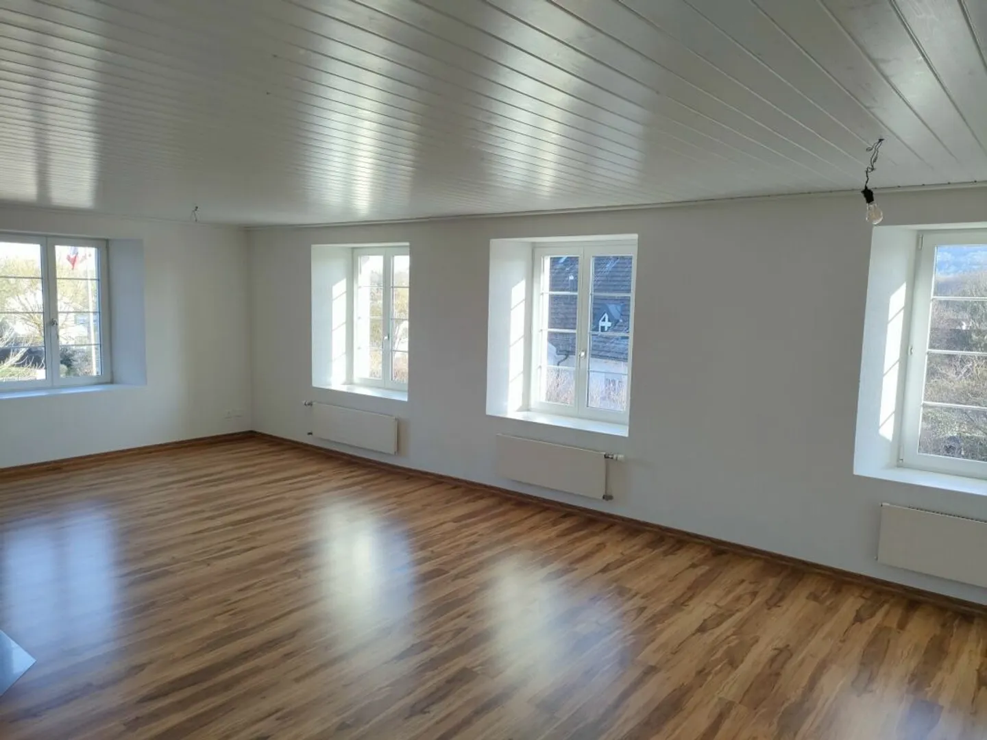 Bella grande appartamento di 3,5 stanze - Foto 3 di 9