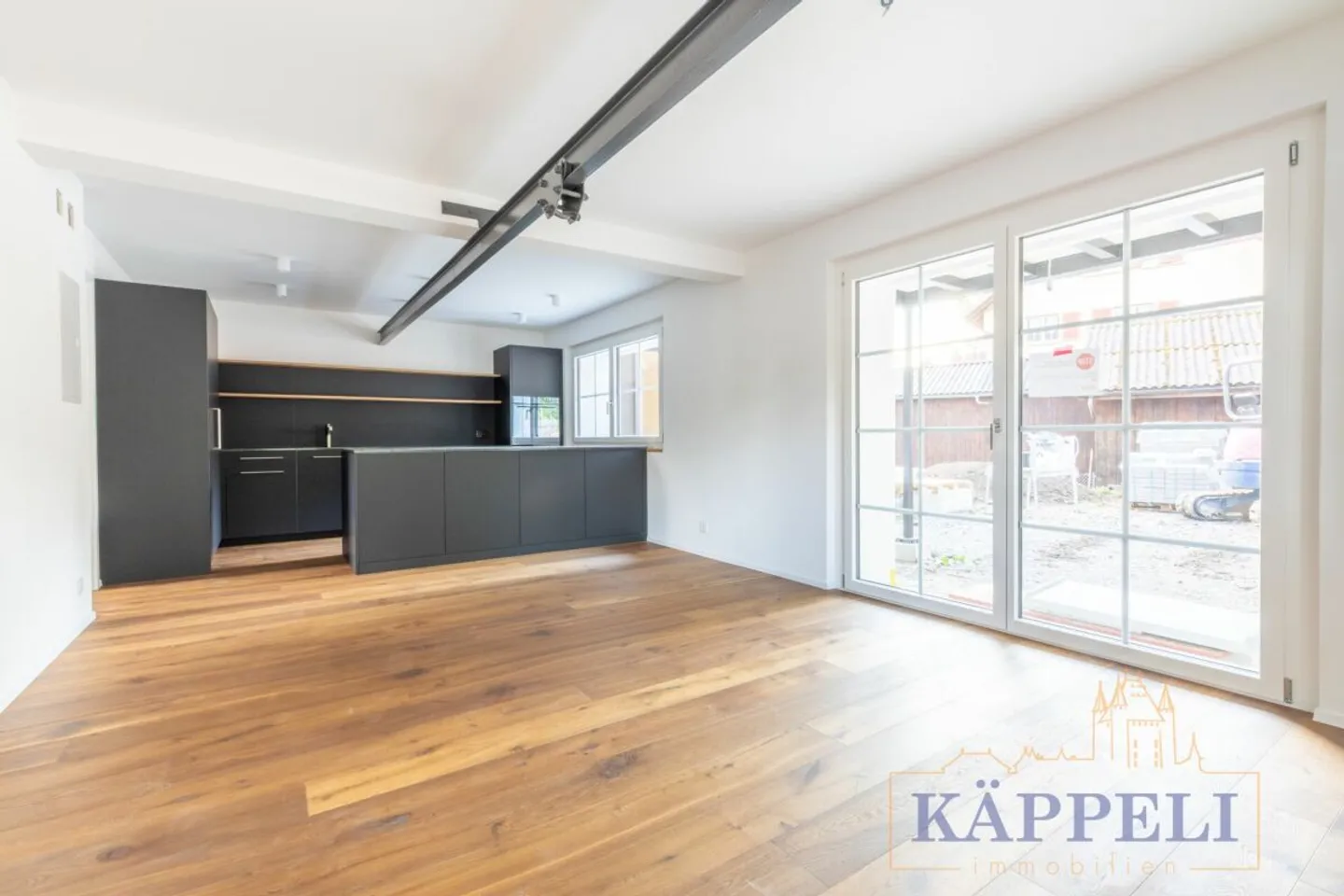 Première location d'un appartement de 2,5 pièces entièrement rénové à Amsoldingen - Photo 1 sur 10