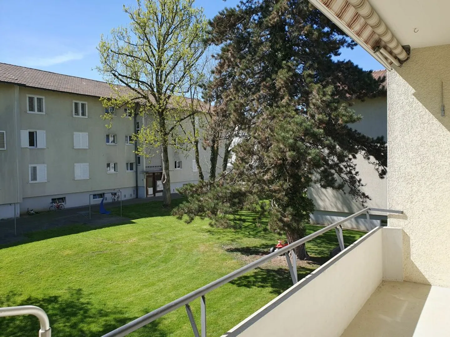 Appartement rénové et lumineux avec balcon bien ensoleillé - Photo 3 sur 13