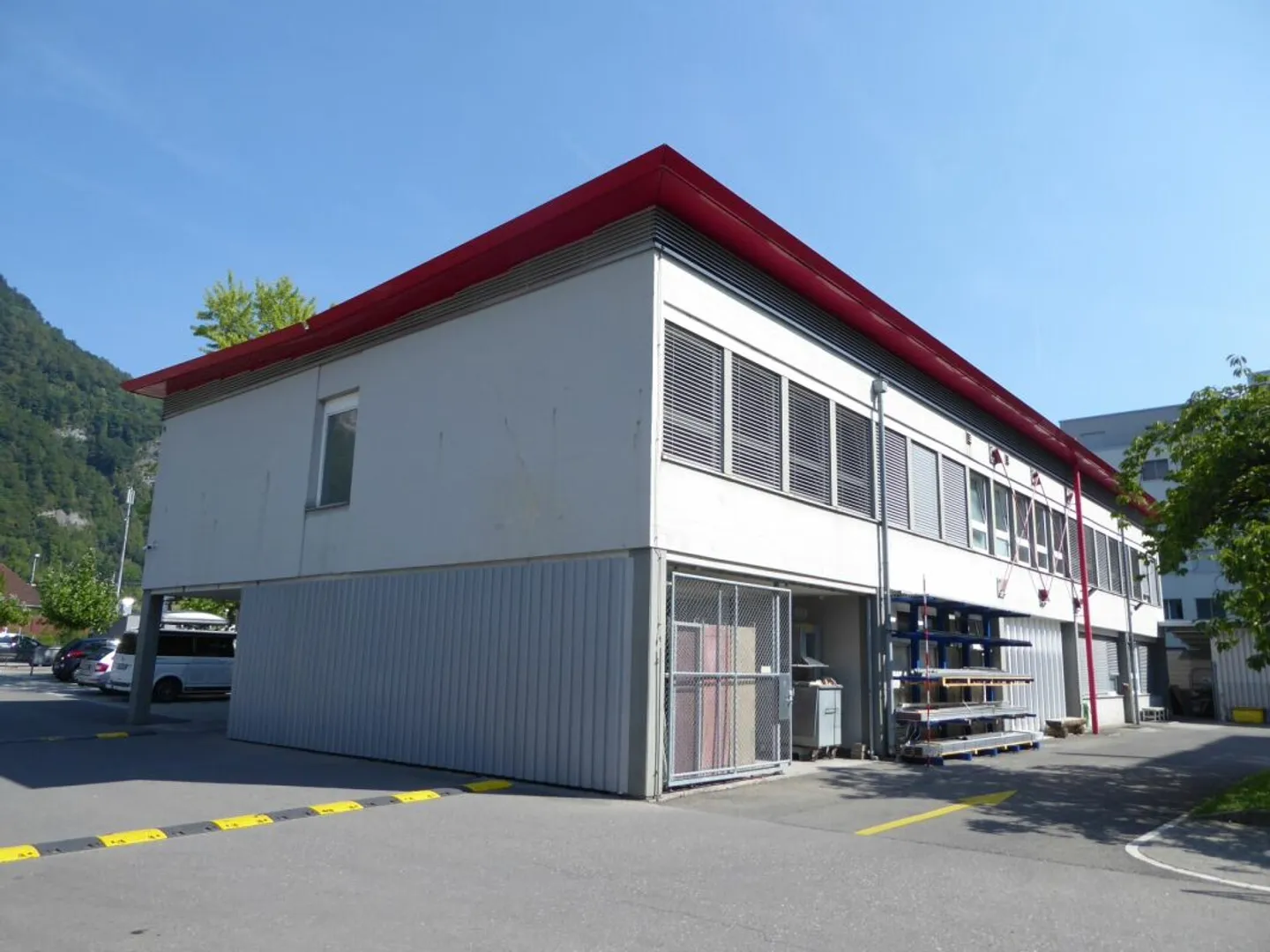 Uffici e spazi commerciali in una posizione ben collegata - Foto 12 di 13