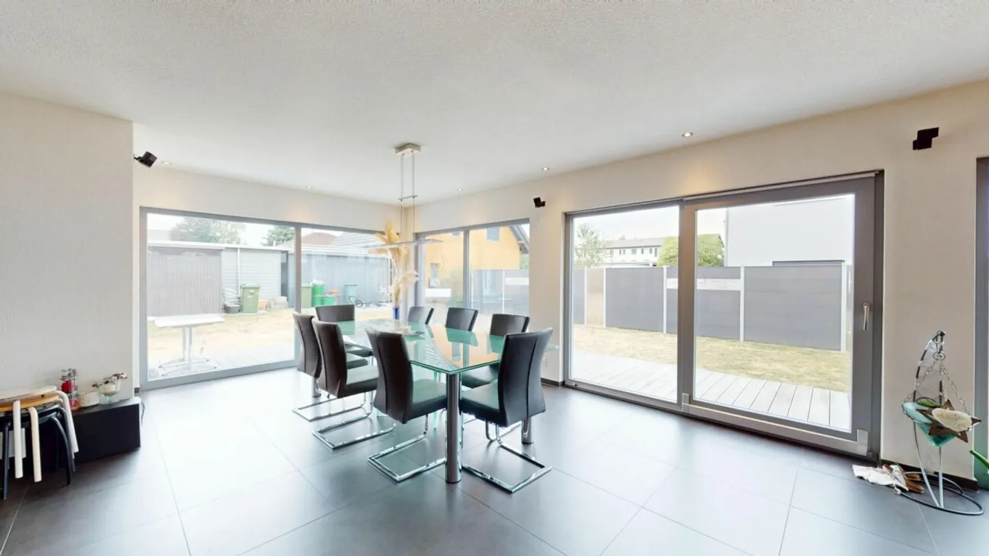 Modern Living at the Highest Level - Exclusive Single-Family Home in a Quiet Cul-de-Sac - Photo 4 of 11