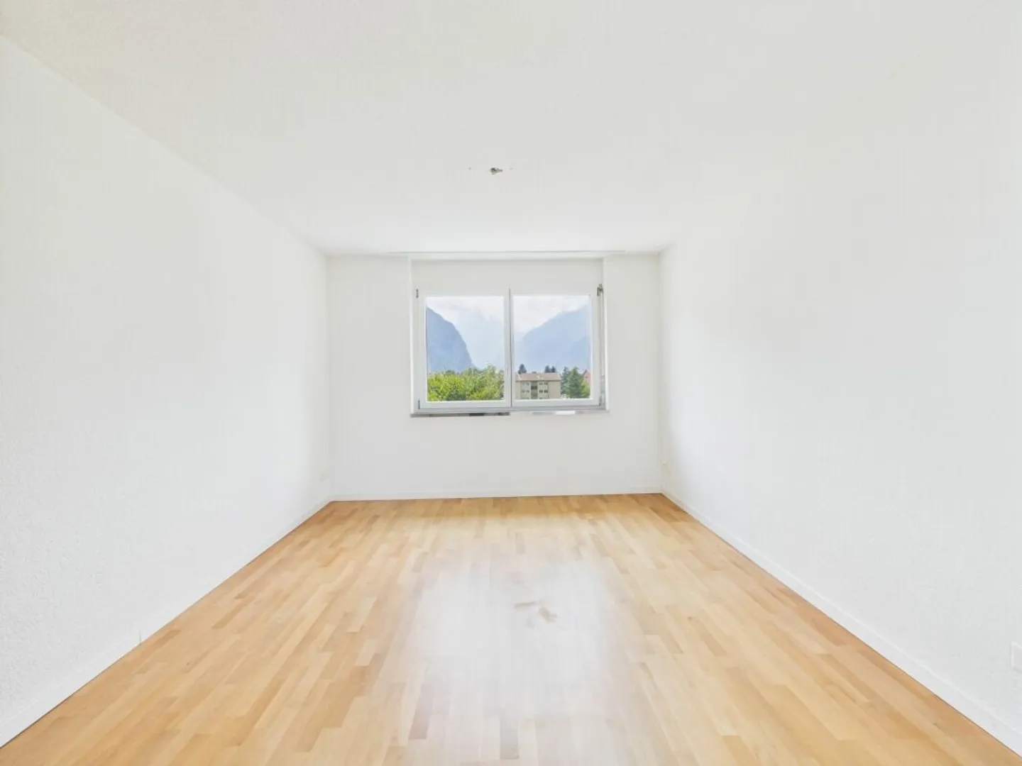 House feeling without garden work - Photo 7 of 9