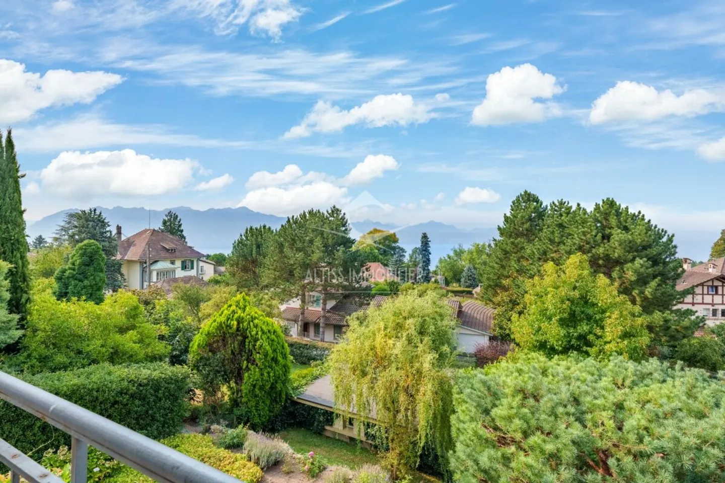 Character villa in Lausanne-Chailly - Photo 1 of 13