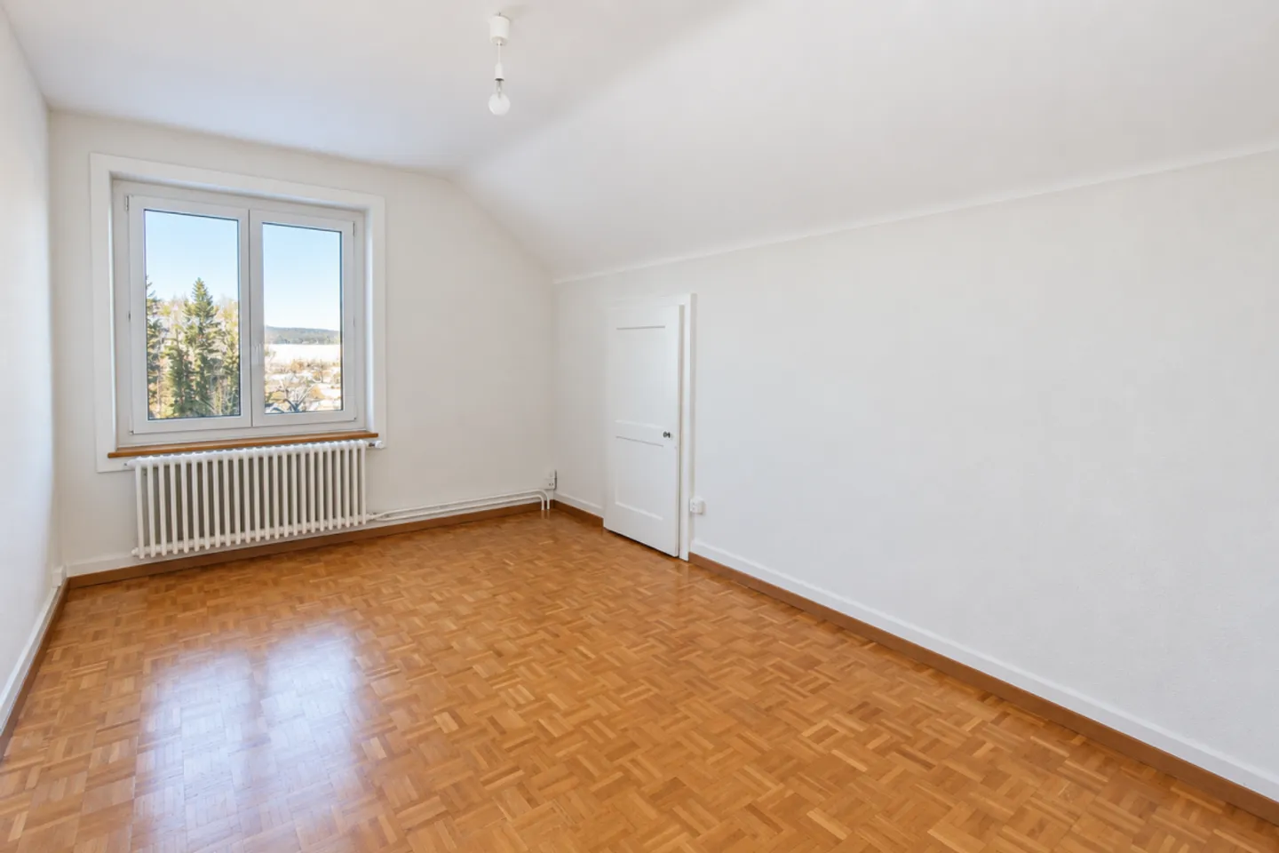 Large 4.5-room apartment - Photo 8 of 10