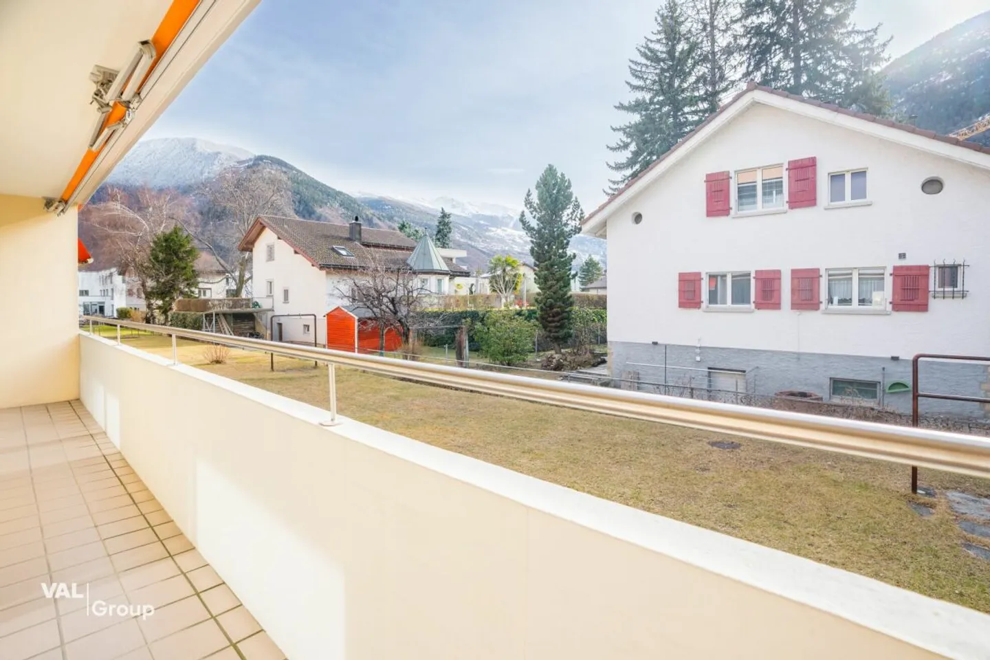 4.5-Zimmerwohnung in Toplage - grosszügige Räume, Balkon und Garage - Photo 10 of 13