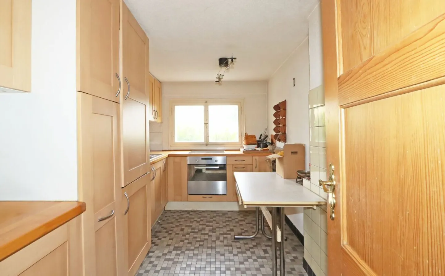 Freistehendes Einfamilienhaus an ruhiger und zentraler Lage in Näfels, Gemeinde Glarus Nord - Foto 6 di 12