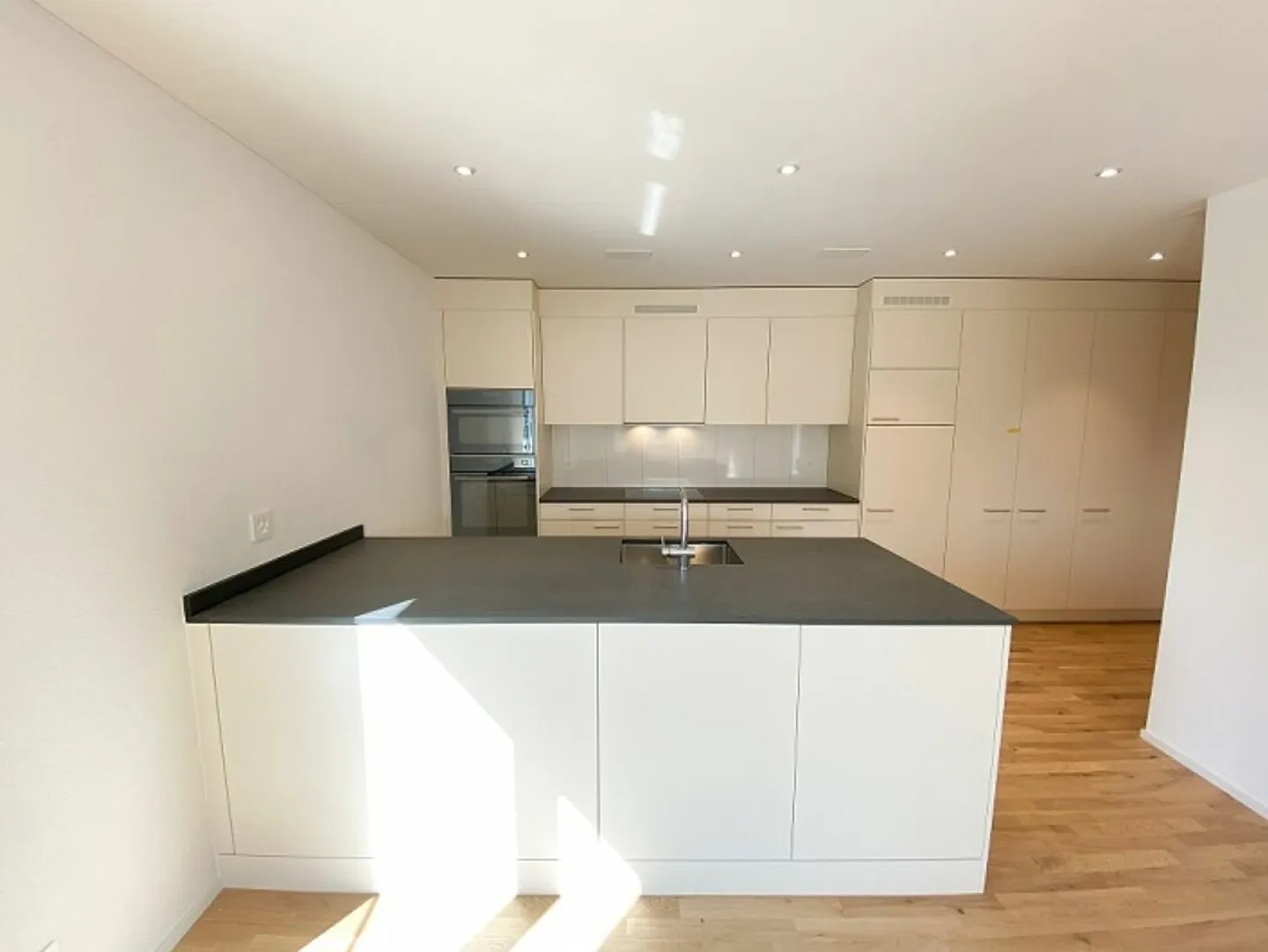 Modernes Apartment im Lindenpark - Foto 2 von 6