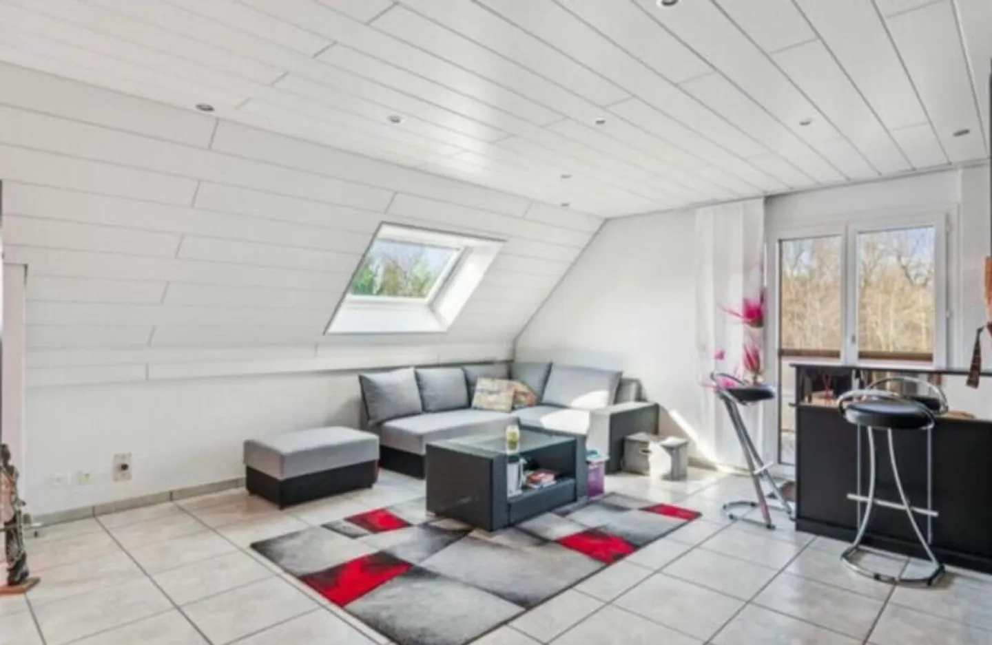 Stilvolle Duplexwohnung in Dotzigen - Foto 1 von 13