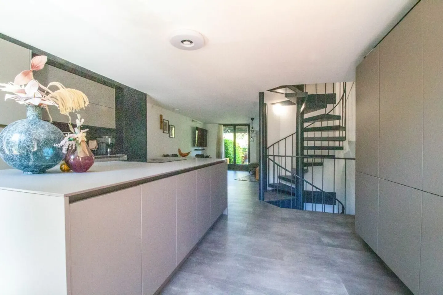 Renovated and family-friendly 5.5 room terraced single-family house - Photo 5 of 13