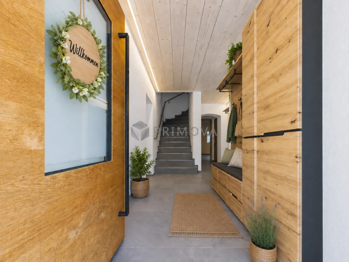 PLENTY OF SPACE FOR FAMILY. AND FOR EVERYONE INDIVIDUALLY. - Photo 4 of 13