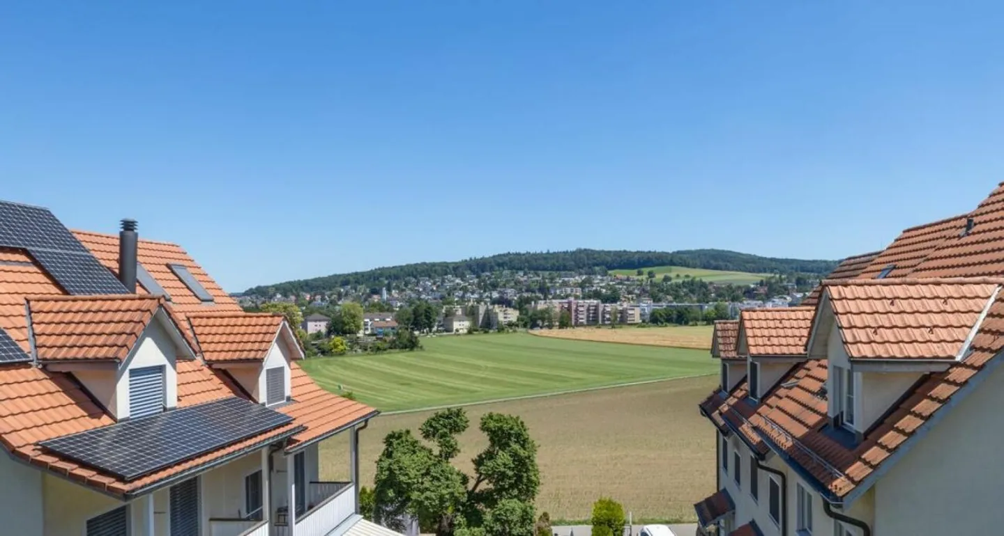 Pure Panorama! 4.5 Room Maisonette with Far-Reaching Views - Photo 2 of 9
