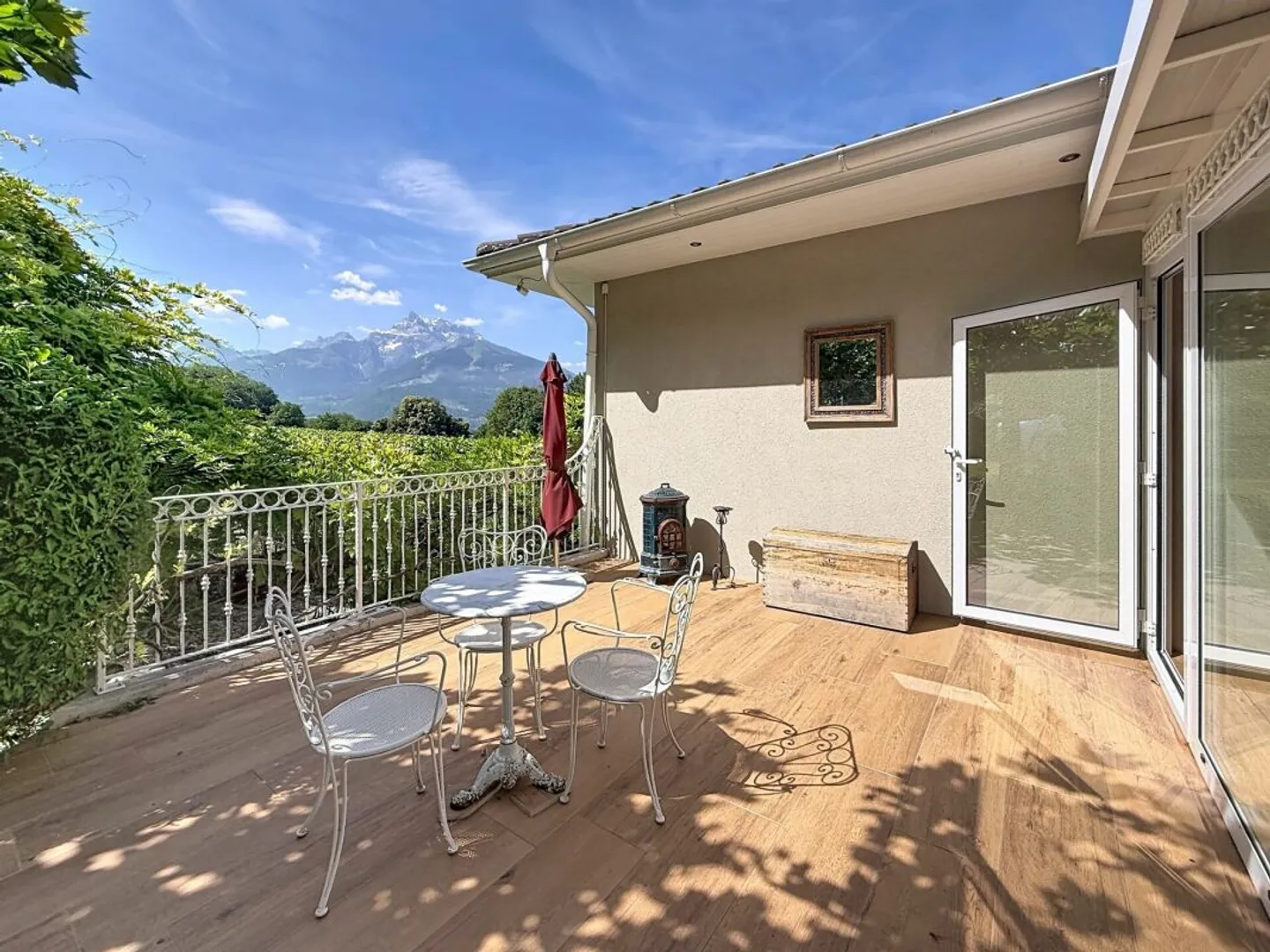 Cosy villa plain pied avec magnifique vue sur les montagnes et les Dents-du-Midi - Photo 6 sur 13