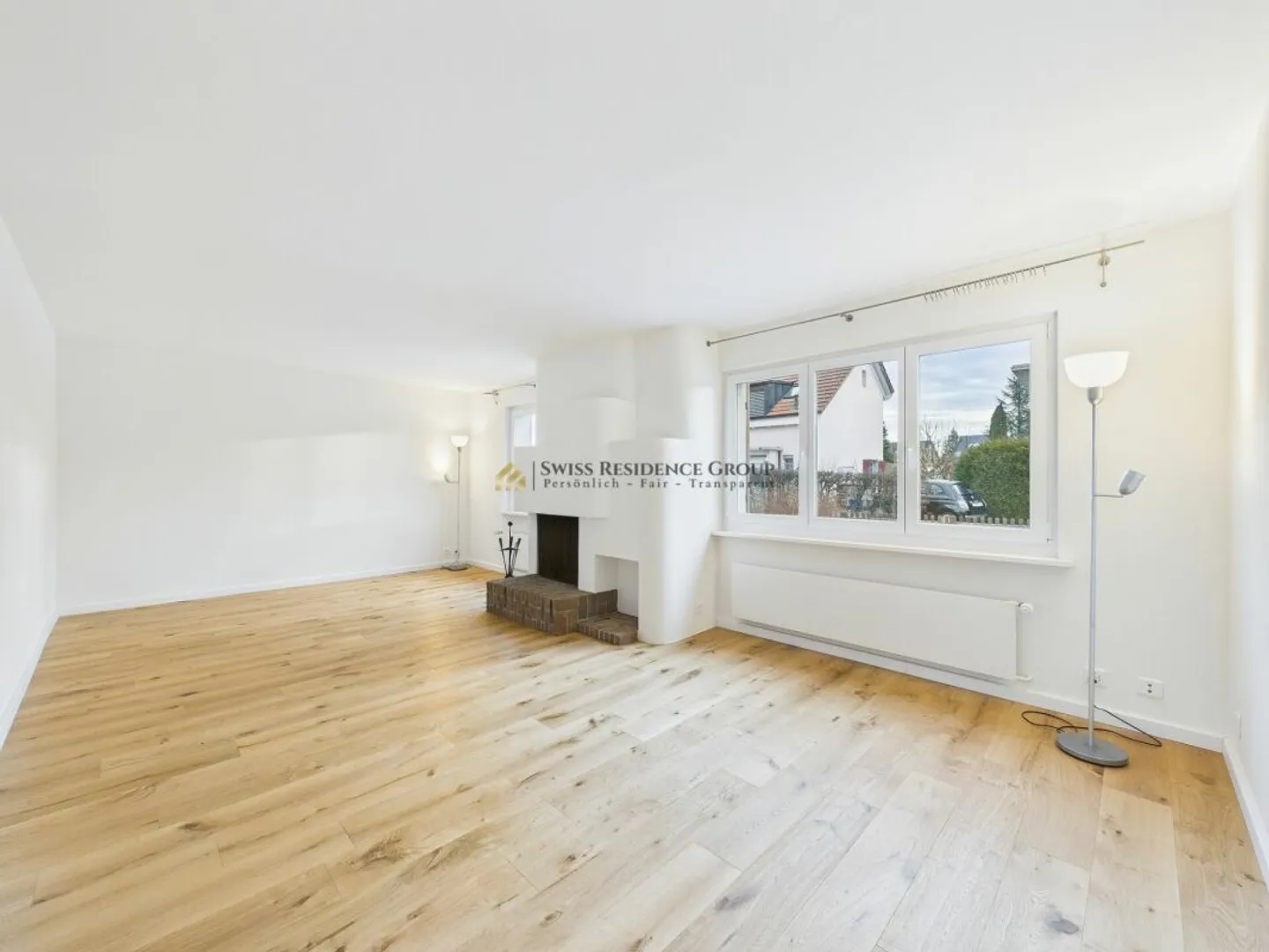 Lovingly renovated semi-detached house with idyllic private garden - Photo 2 of 13