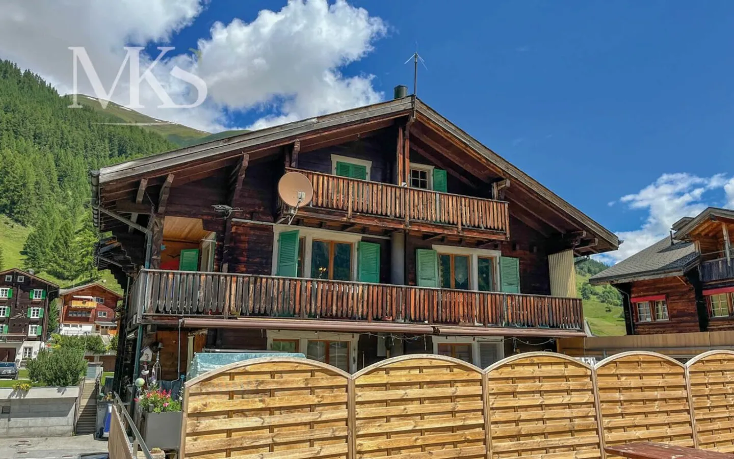 Appartement sous les combles confortable directement sur la piste Goms - Photo 1 sur 13