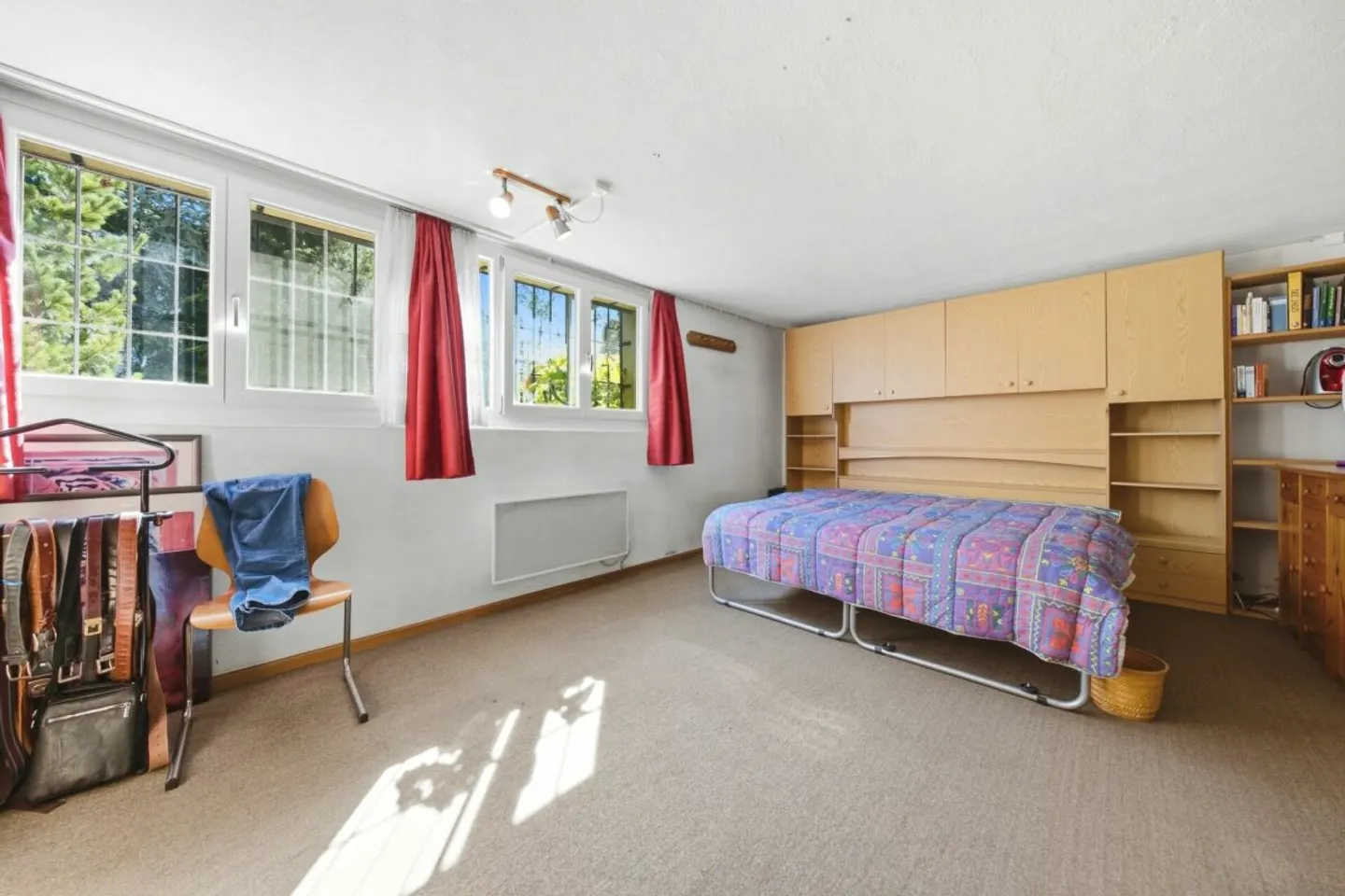 Near Lake Hallwil: A House with Character and Surprisingly Many Possibilities - Photo 9 of 13