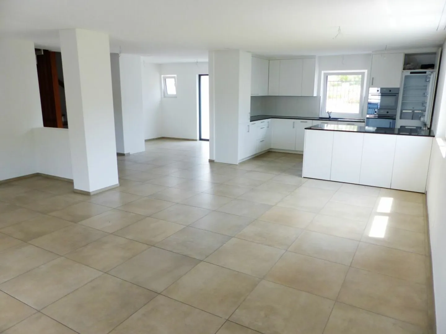 Geräumiges Einfamilienhaus zur Miete - Foto 3 von 13
