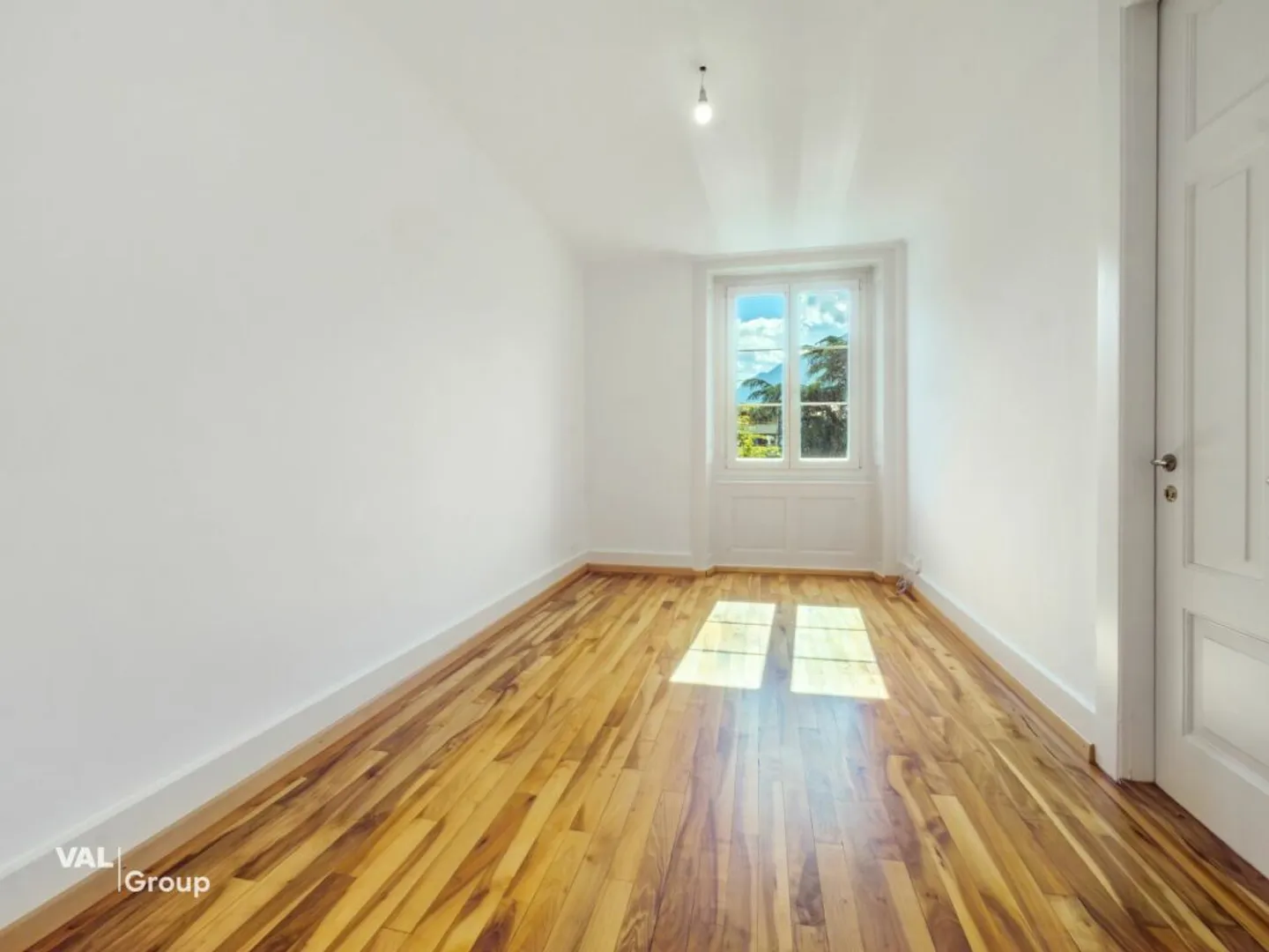 Charm and space just steps from the center of Sierre - Photo 5 of 12
