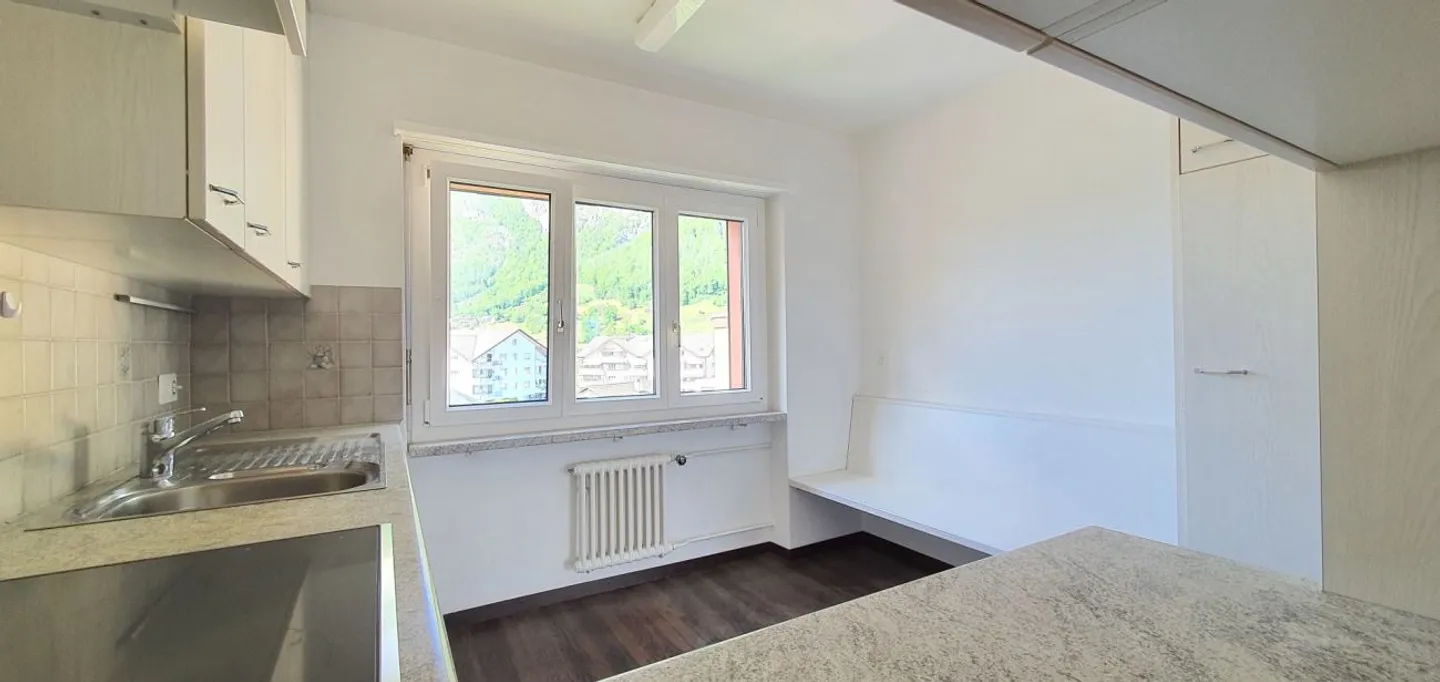 preiswerte 4.0-Zimmerwohnung mit Balkon in ruhiger Lage - Foto 7 von 8